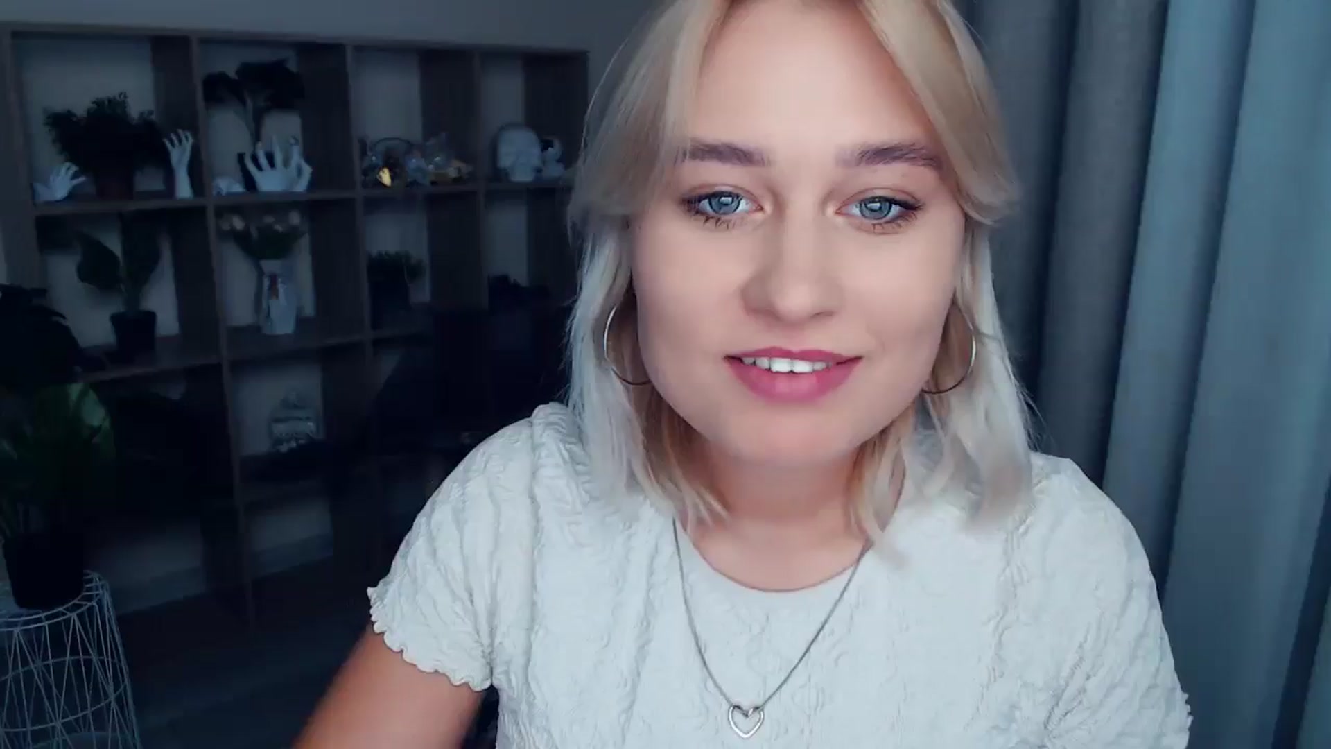 Gallery image thumbnail from Kukla_kolduna's myfreecams stream on, 09/20/2024, 16:28 image 14 of 20