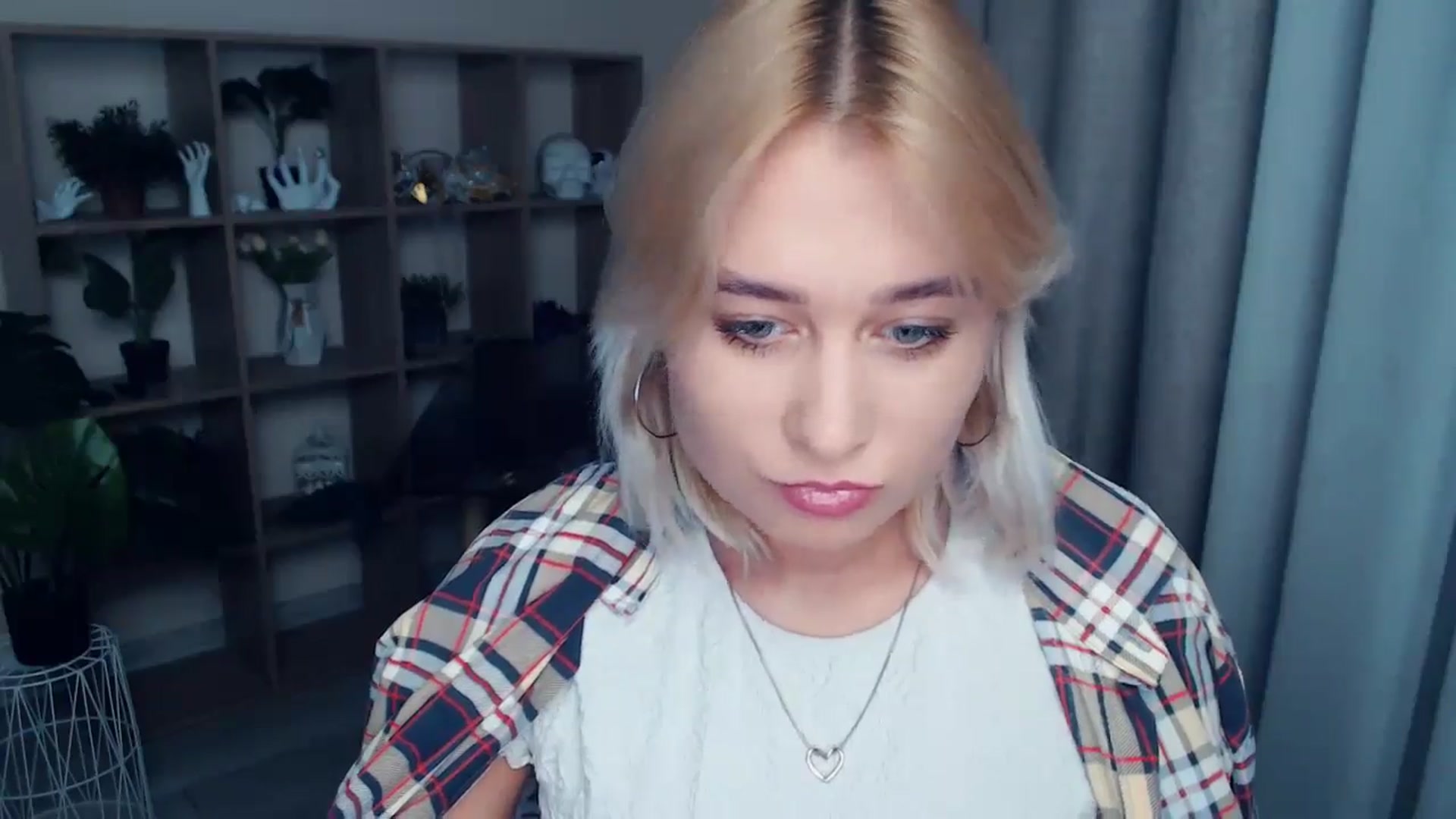 Gallery image thumbnail from Kukla_kolduna's myfreecams stream on, 09/20/2024, 16:28 image 17 of 20