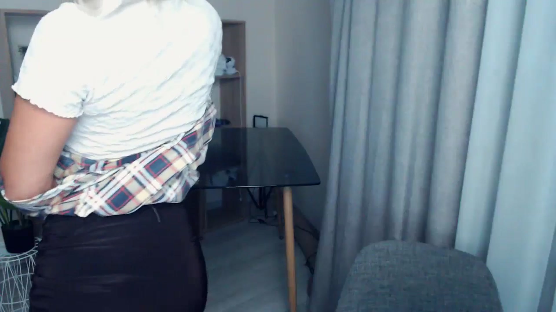 Gallery image thumbnail from Kukla_kolduna's myfreecams stream on, 09/20/2024, 18:06 image 13 of 20