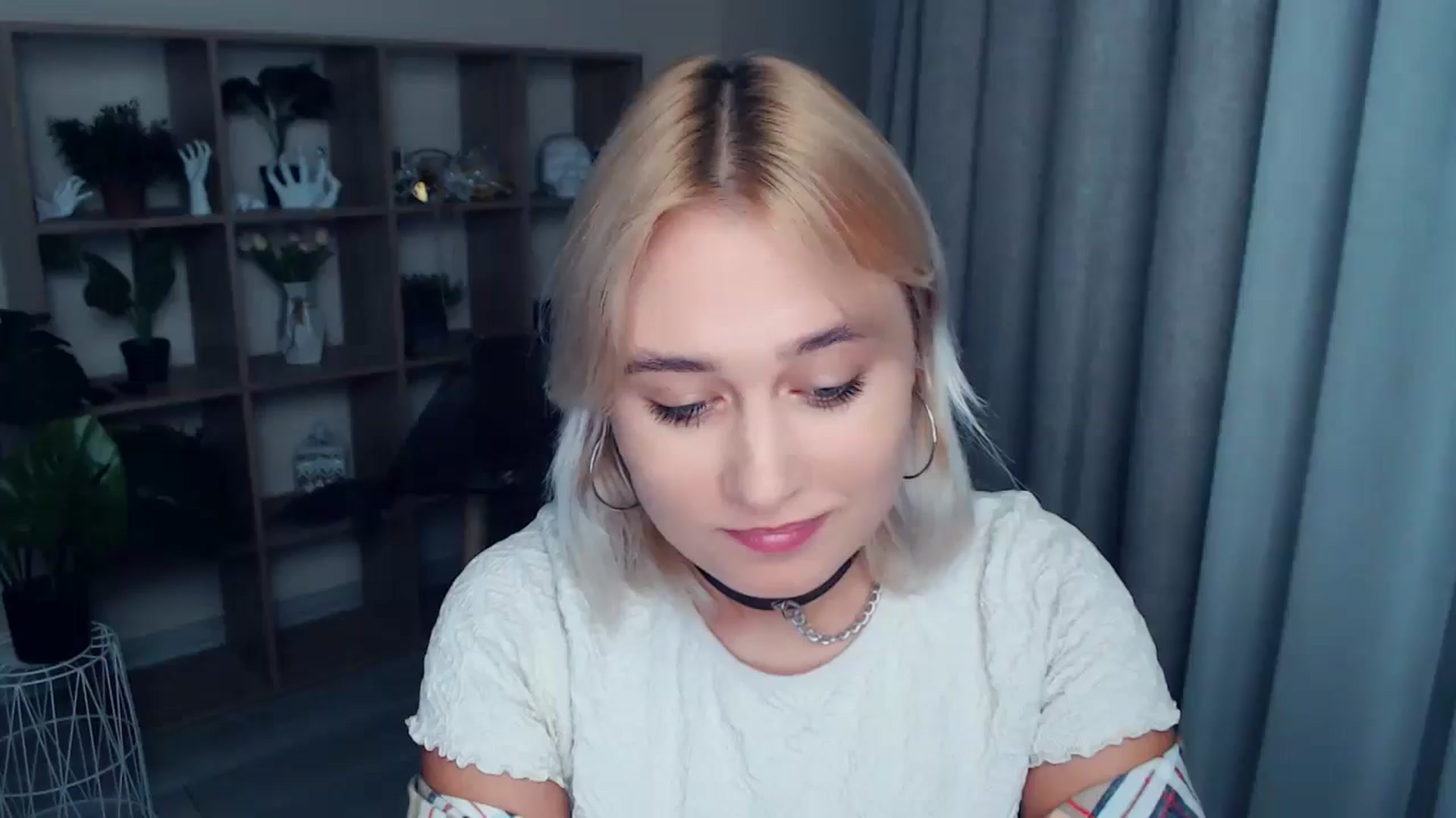 Gallery image thumbnail from Kukla_kolduna's myfreecams stream on, 09/20/2024, 18:06 image 8 of 20