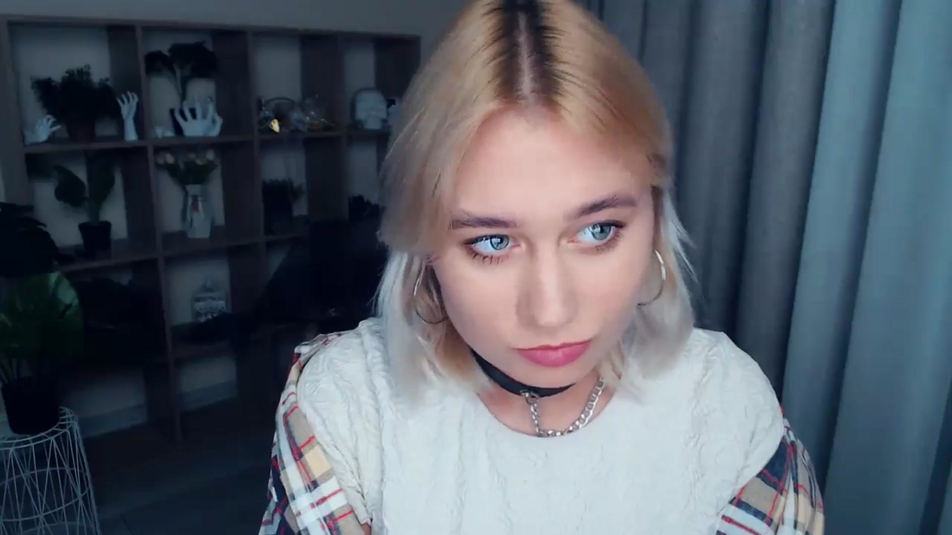 Gallery image thumbnail from Kukla_kolduna's myfreecams stream on, 09/20/2024, 18:06 image 6 of 20