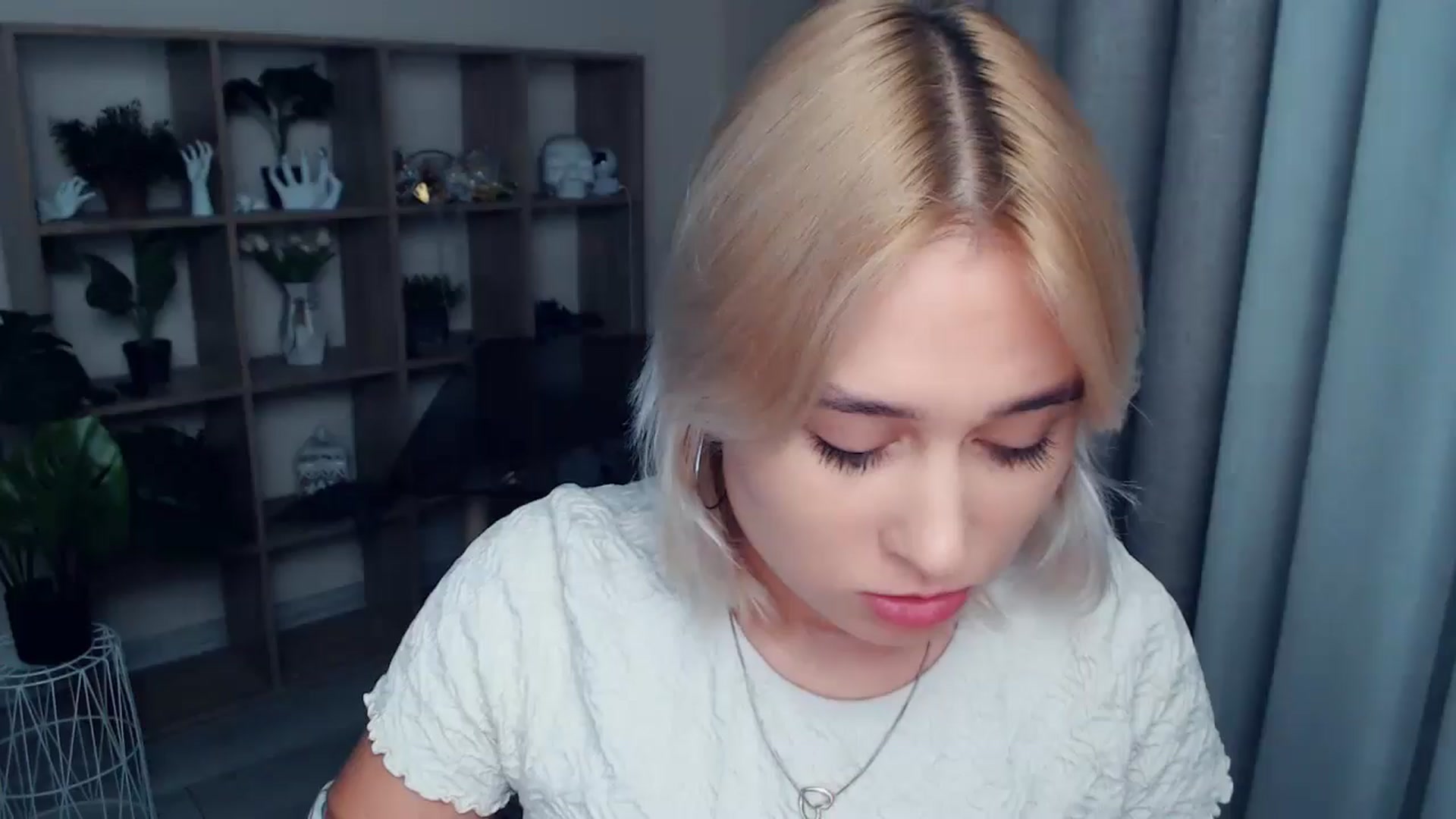 Gallery image thumbnail from Kukla_kolduna's myfreecams stream on, 09/20/2024, 18:06 image 1 of 20