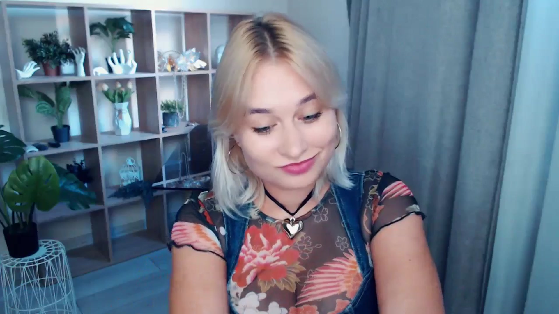 Gallery image thumbnail from Kukla_kolduna's myfreecams stream on, 09/21/2024, 16:10 image 12 of 20