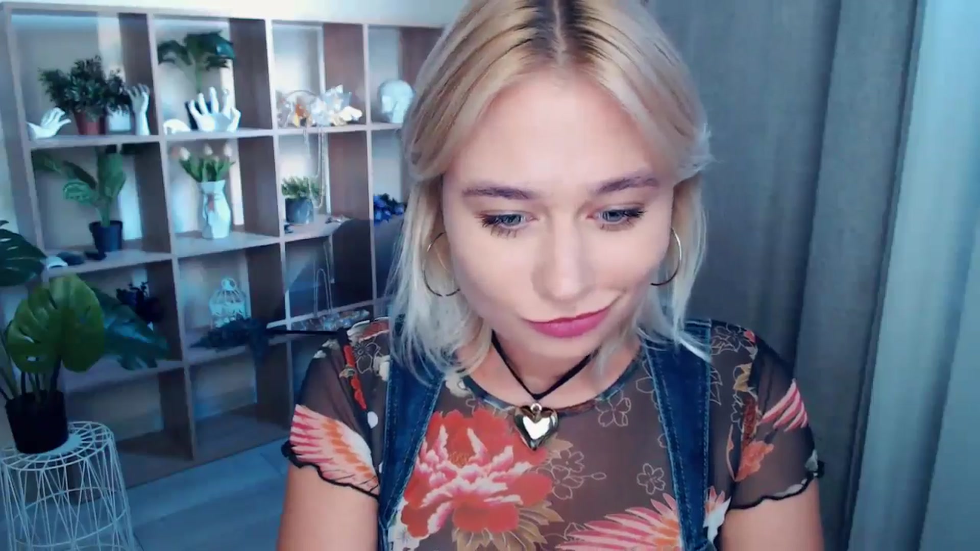 Gallery image thumbnail from Kukla_kolduna's myfreecams stream on, 09/21/2024, 16:10 image 10 of 20
