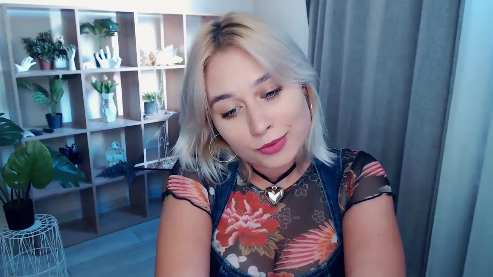 Gallery image thumbnail from Kukla_kolduna's myfreecams stream on, 09/21/2024, 16:10 image 1 of 20
