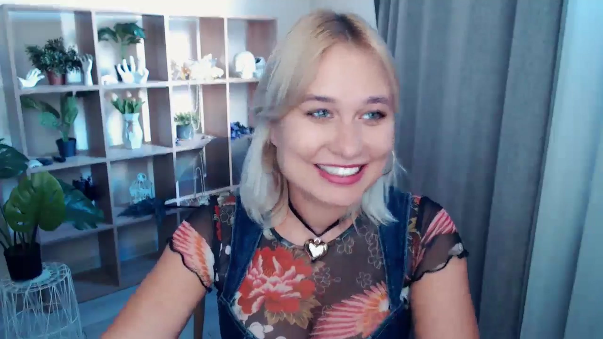 Gallery image thumbnail from Kukla_kolduna's myfreecams stream on, 09/21/2024, 16:10 image 3 of 20