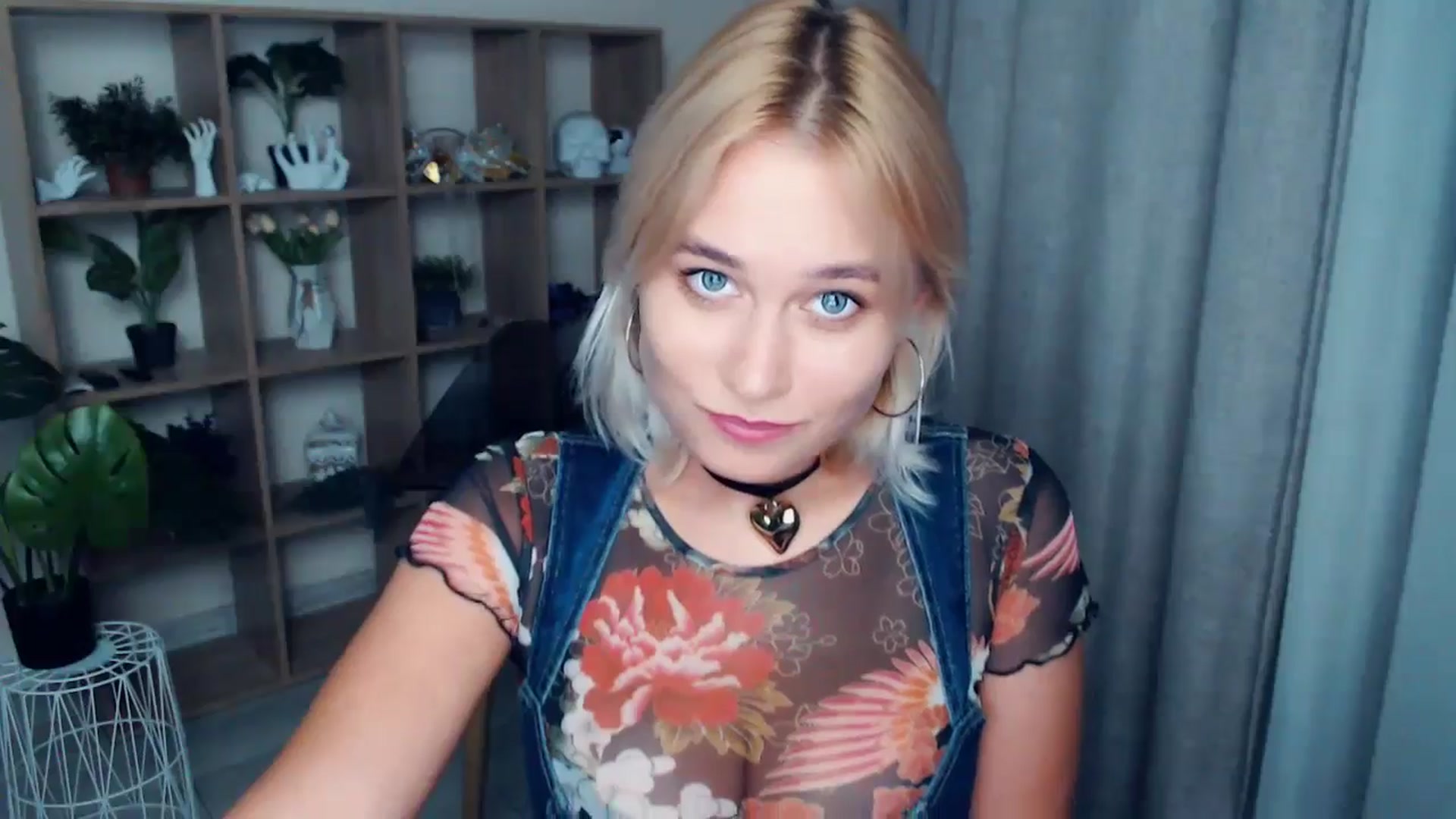 Gallery image thumbnail from Kukla_kolduna's myfreecams stream on, 09/21/2024, 17:50 image 16 of 20