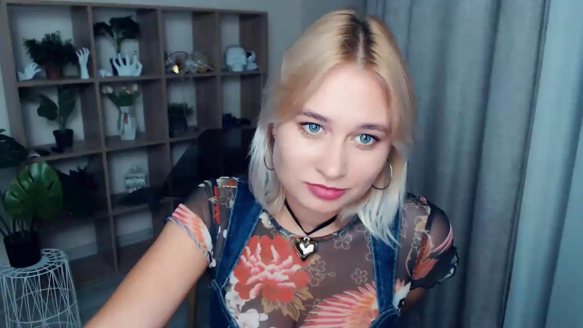 Gallery image thumbnail from Kukla_kolduna's myfreecams stream on, 09/21/2024, 17:50 image 2 of 20