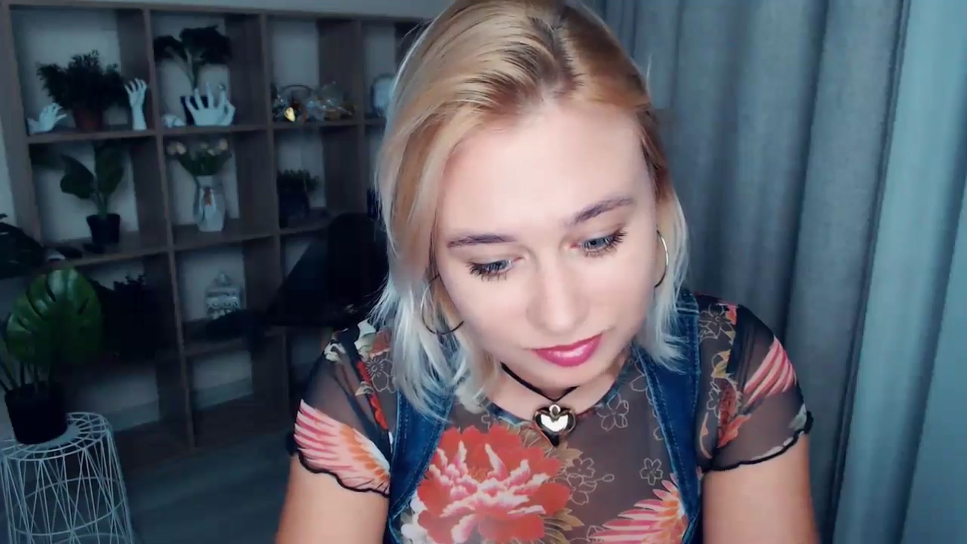Gallery image thumbnail from Kukla_kolduna's myfreecams stream on, 09/21/2024, 17:50 image 7 of 20
