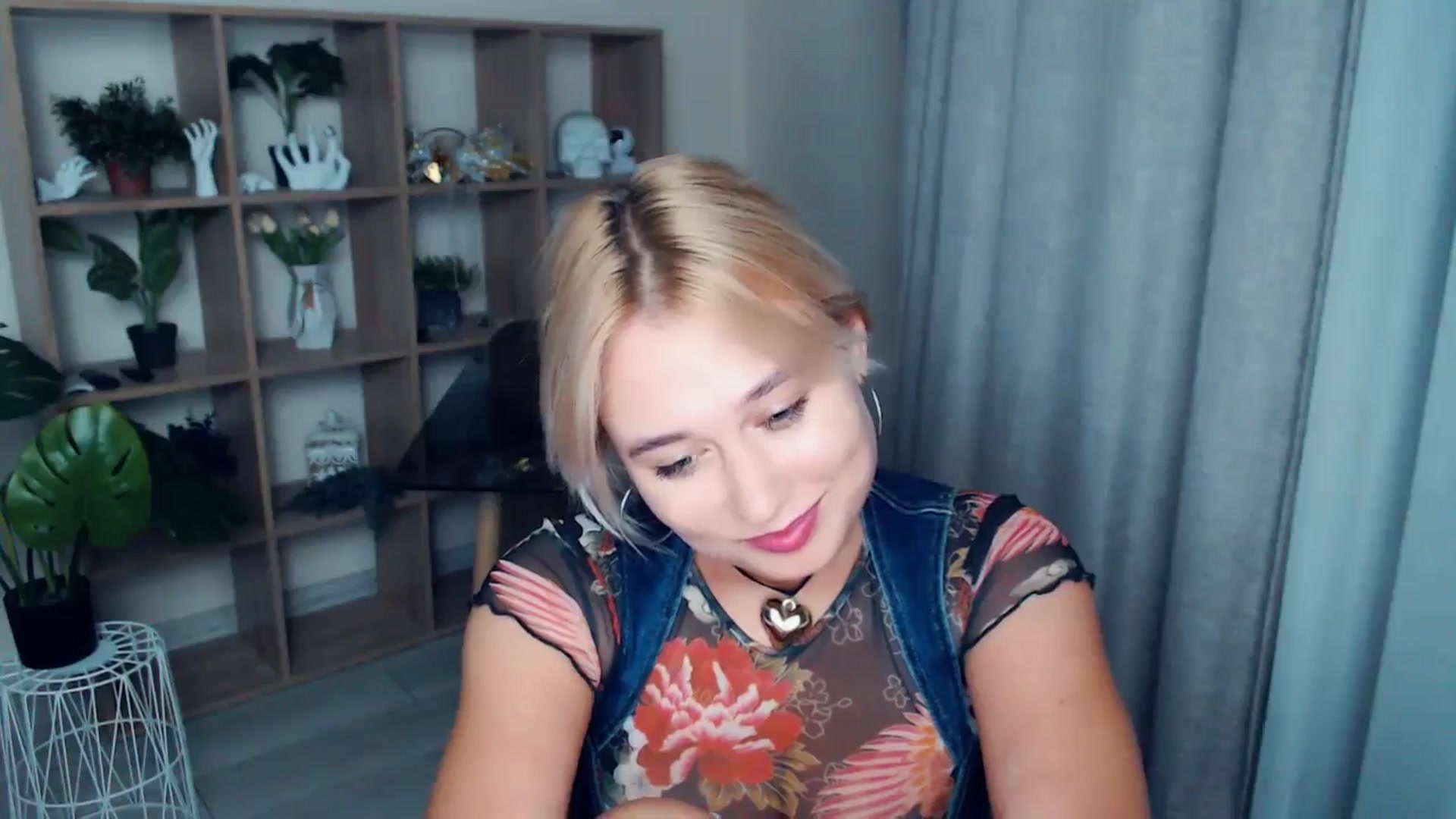 Gallery image thumbnail from Kukla_kolduna's myfreecams stream on, 09/21/2024, 17:50 image 19 of 20