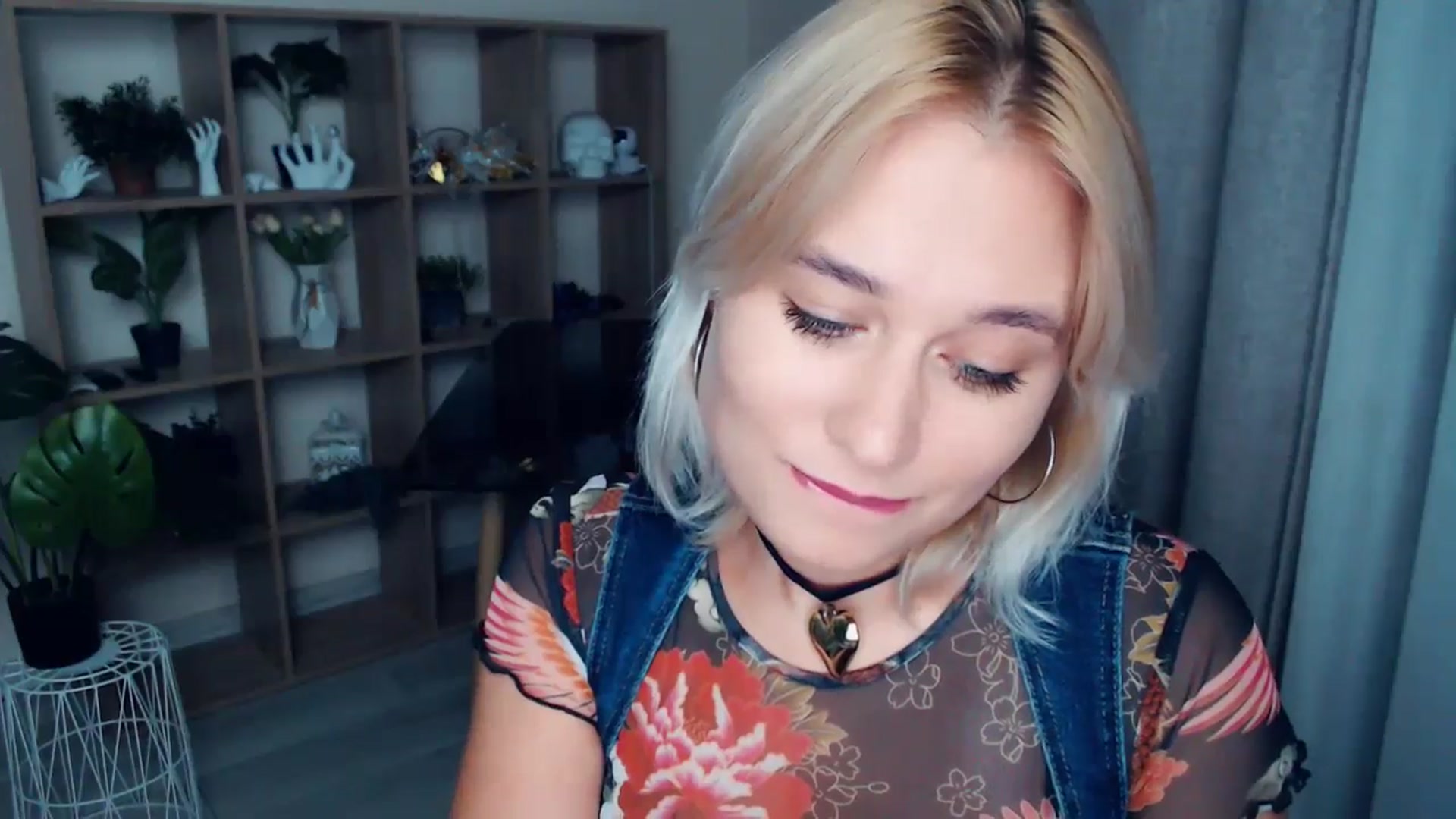 Gallery image thumbnail from Kukla_kolduna's myfreecams stream on, 09/21/2024, 17:50 image 13 of 20