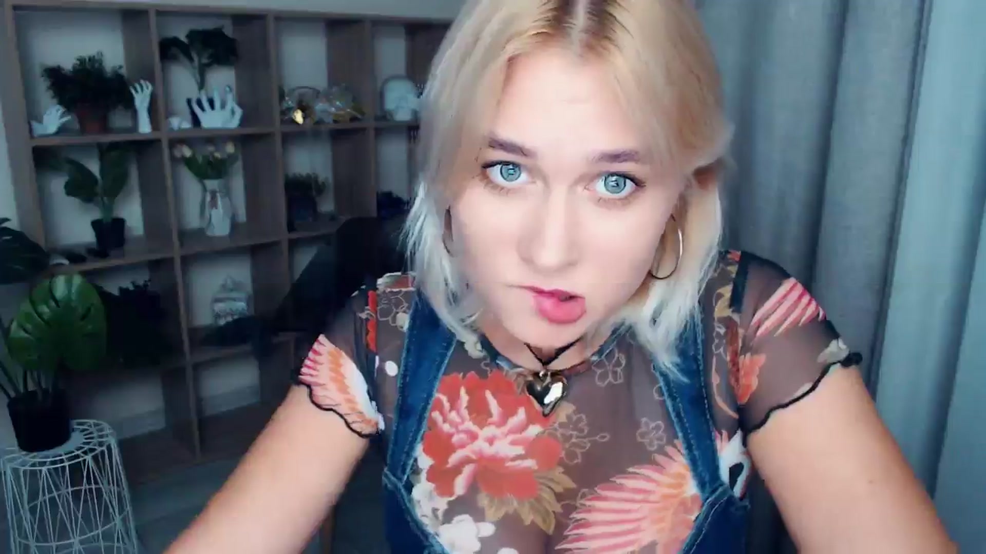 Gallery image thumbnail from Kukla_kolduna's myfreecams stream on, 09/21/2024, 17:50 image 6 of 20