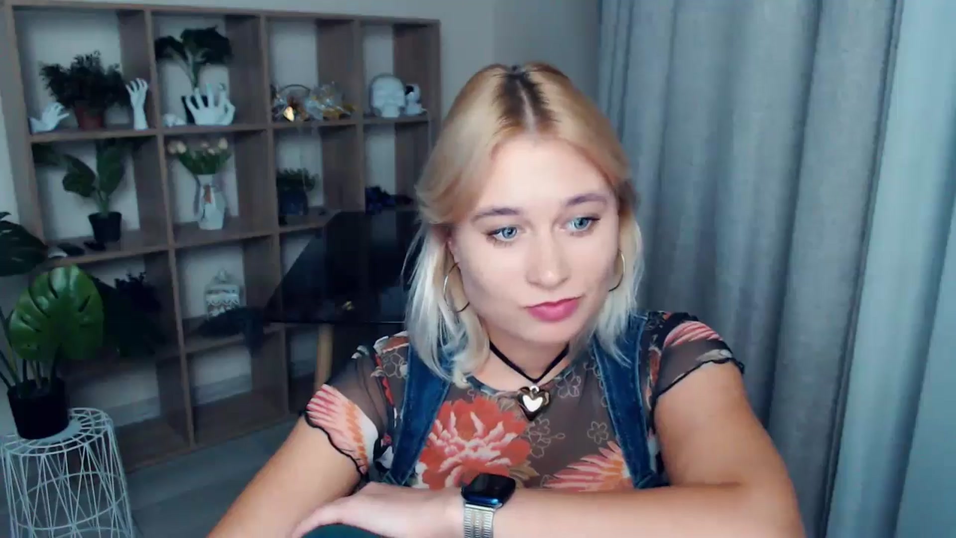 Gallery image thumbnail from Kukla_kolduna's myfreecams stream on, 09/21/2024, 17:50 image 5 of 20
