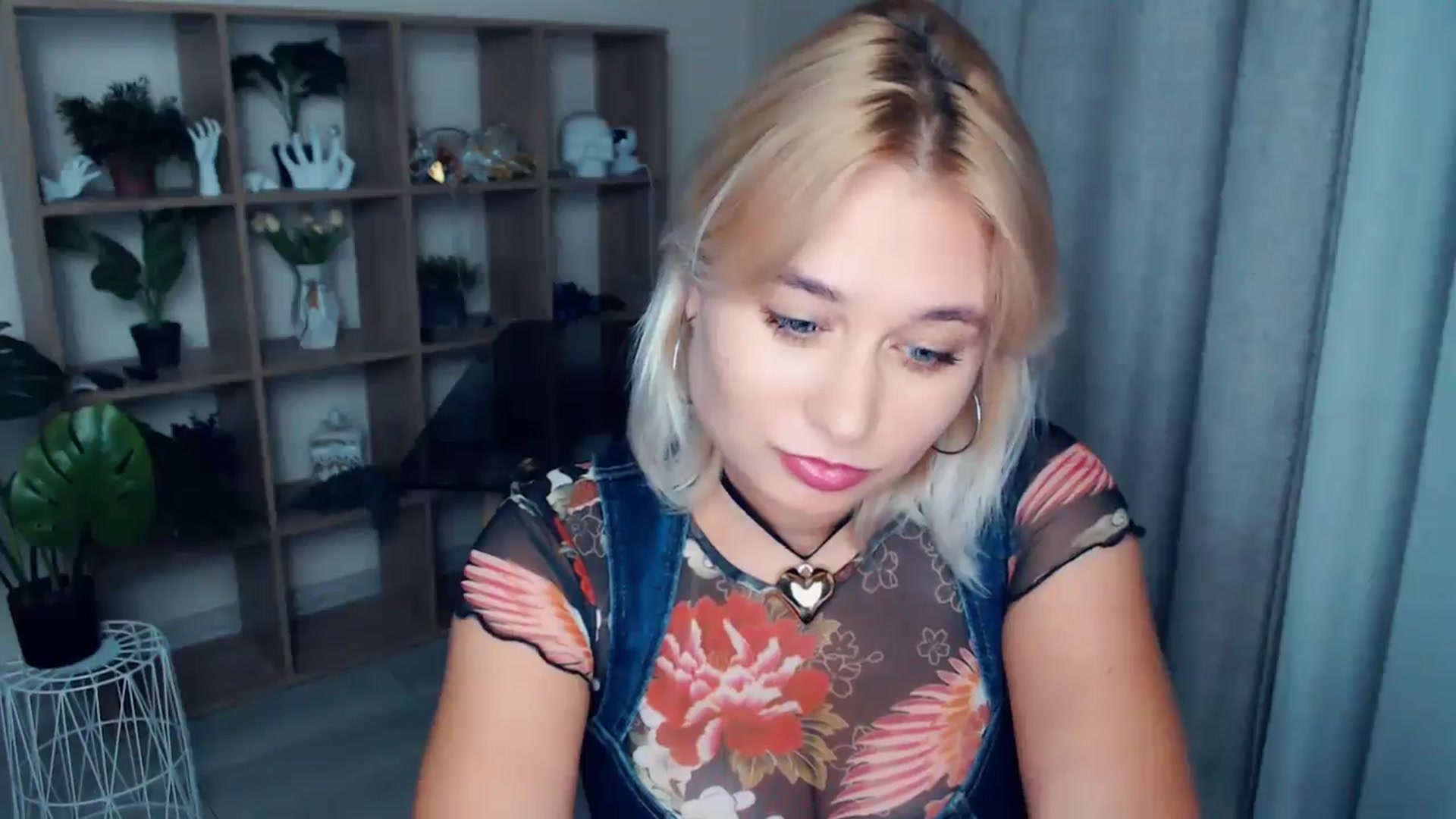 Gallery image thumbnail from Kukla_kolduna's myfreecams stream on, 09/21/2024, 17:50 image 9 of 20