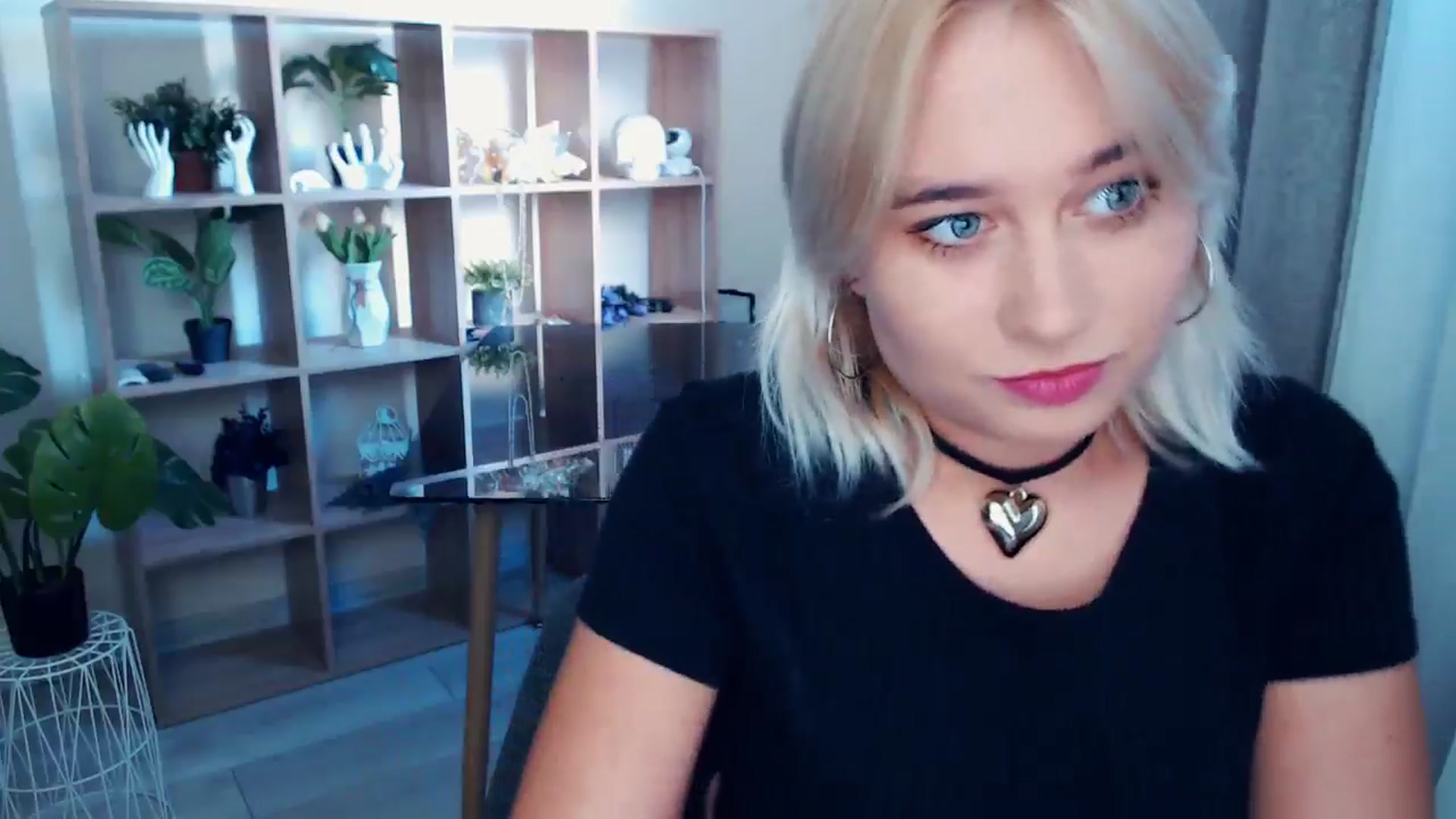 Gallery image thumbnail from Kukla_kolduna's myfreecams stream on, 09/22/2024, 15:19 image 12 of 20