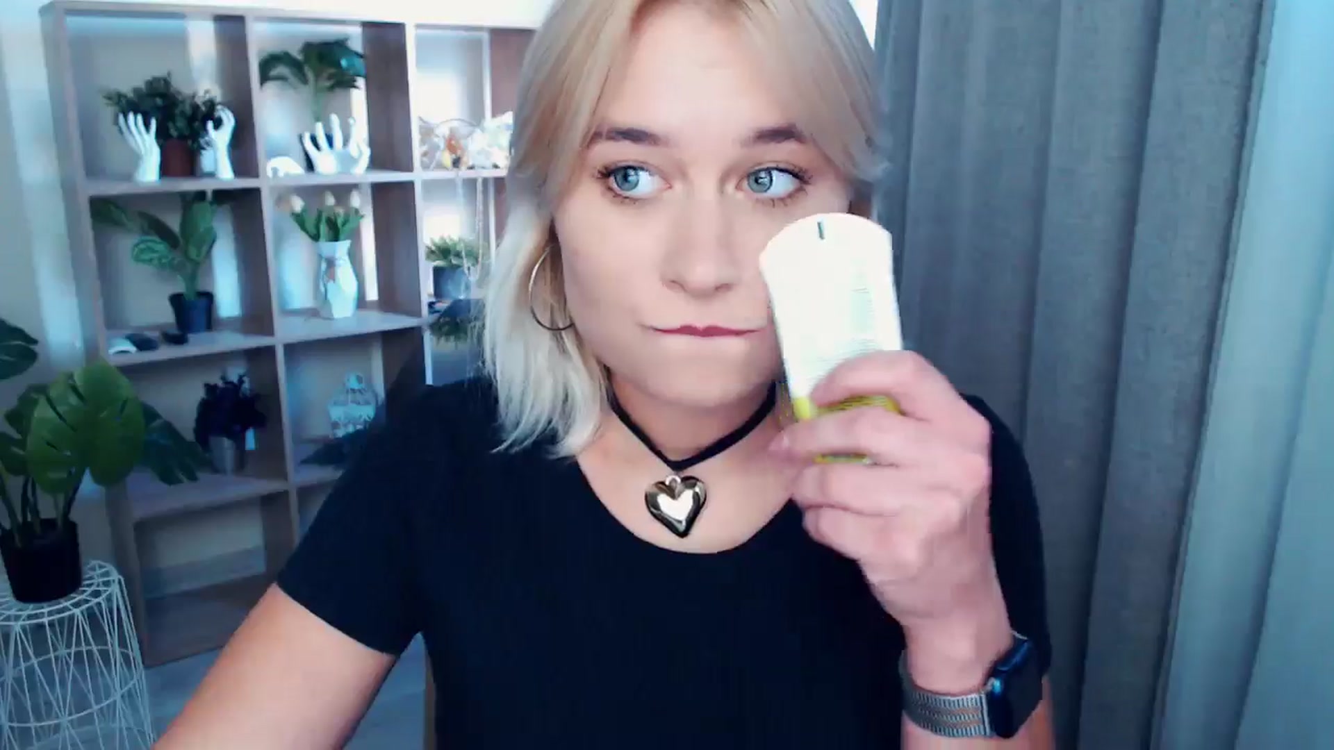 Gallery image thumbnail from Kukla_kolduna's myfreecams stream on, 09/22/2024, 15:19 image 18 of 20