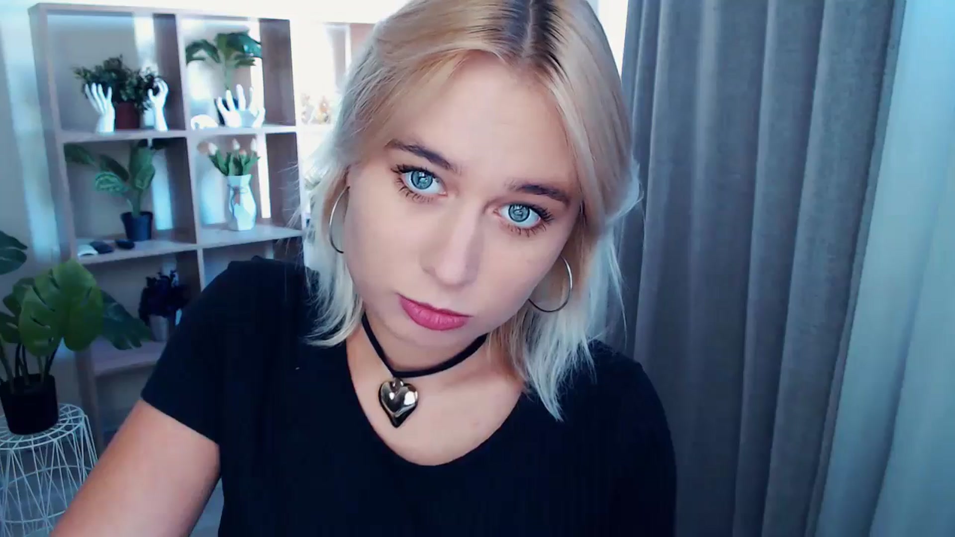 Gallery image thumbnail from Kukla_kolduna's myfreecams stream on, 09/22/2024, 15:19 image 3 of 20
