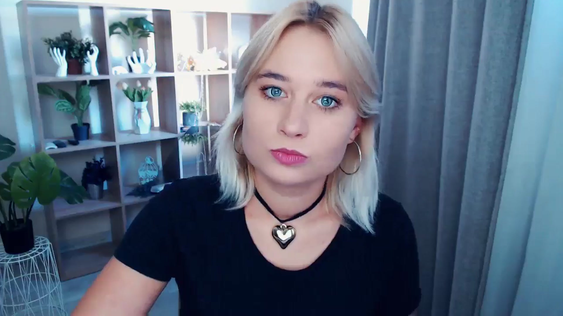 Gallery image thumbnail from Kukla_kolduna's myfreecams stream on, 09/22/2024, 15:19 image 6 of 20