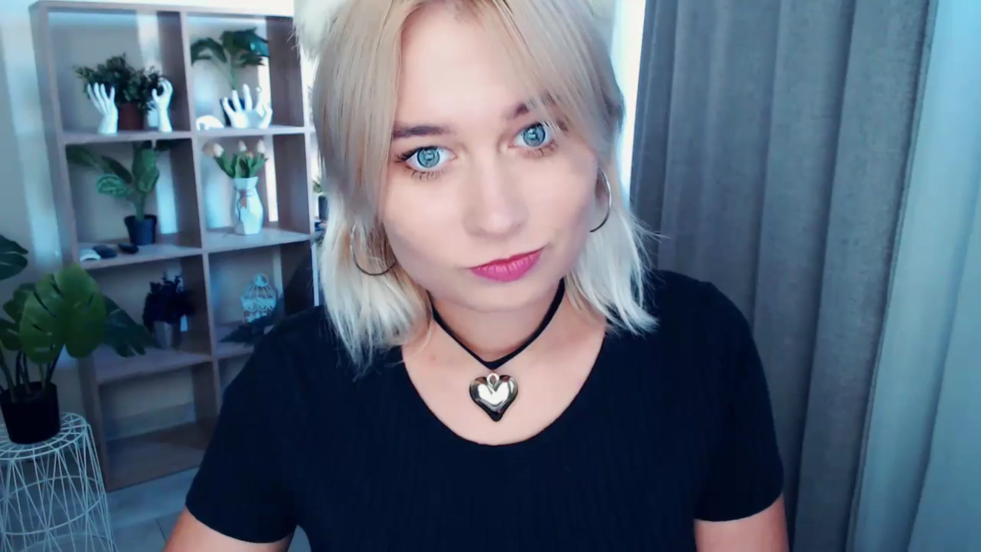 Gallery image thumbnail from Kukla_kolduna's myfreecams stream on, 09/22/2024, 15:19 image 16 of 20