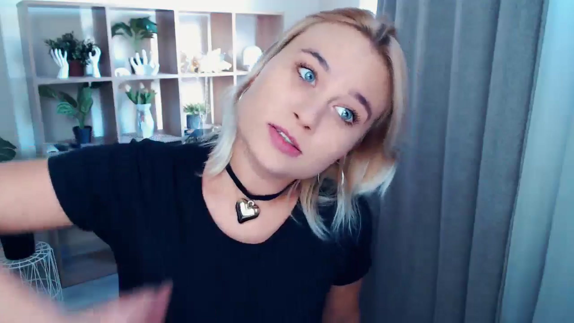 Gallery image thumbnail from Kukla_kolduna's myfreecams stream on, 09/22/2024, 15:19 image 11 of 20