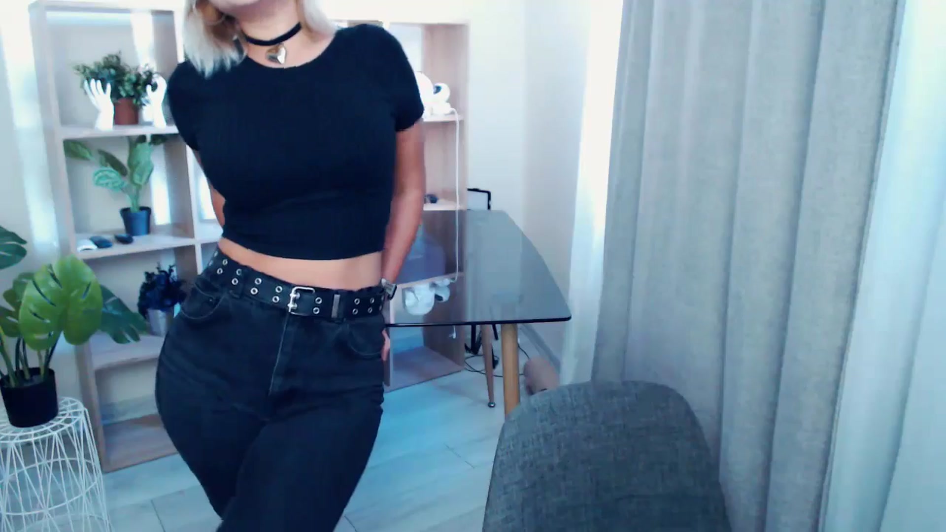 Gallery image thumbnail from Kukla_kolduna's myfreecams stream on, 09/22/2024, 15:19 image 15 of 20
