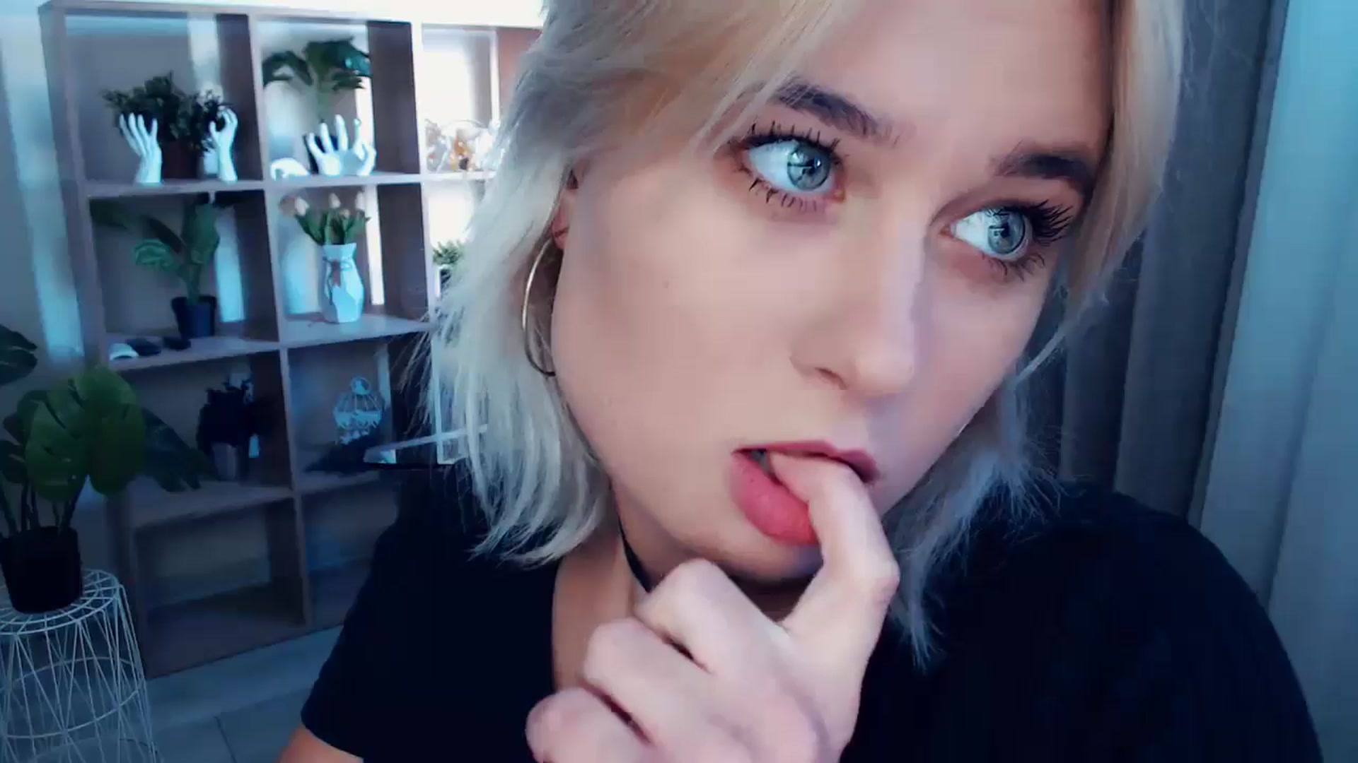 Gallery image thumbnail from Kukla_kolduna's myfreecams stream on, 09/22/2024, 15:19 image 7 of 20