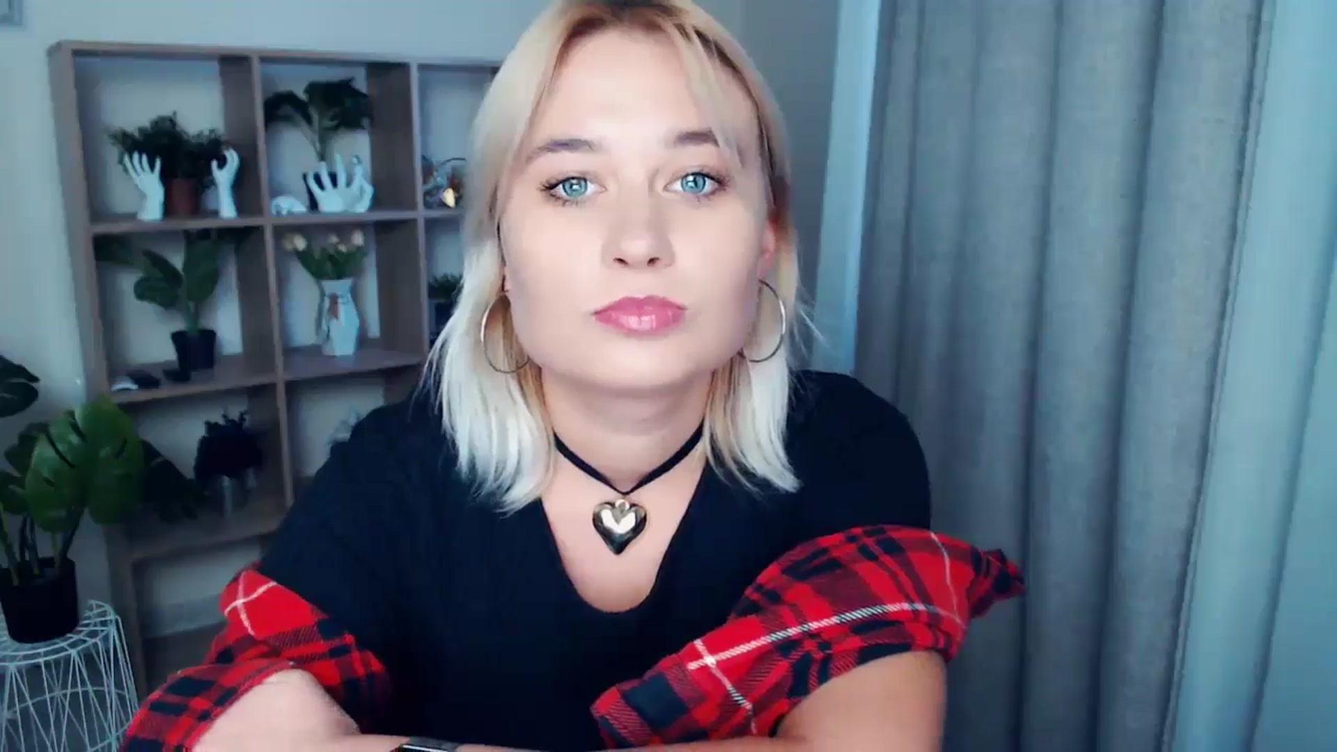 Gallery image thumbnail from Kukla_kolduna's myfreecams stream on, 09/22/2024, 16:33 image 2 of 20
