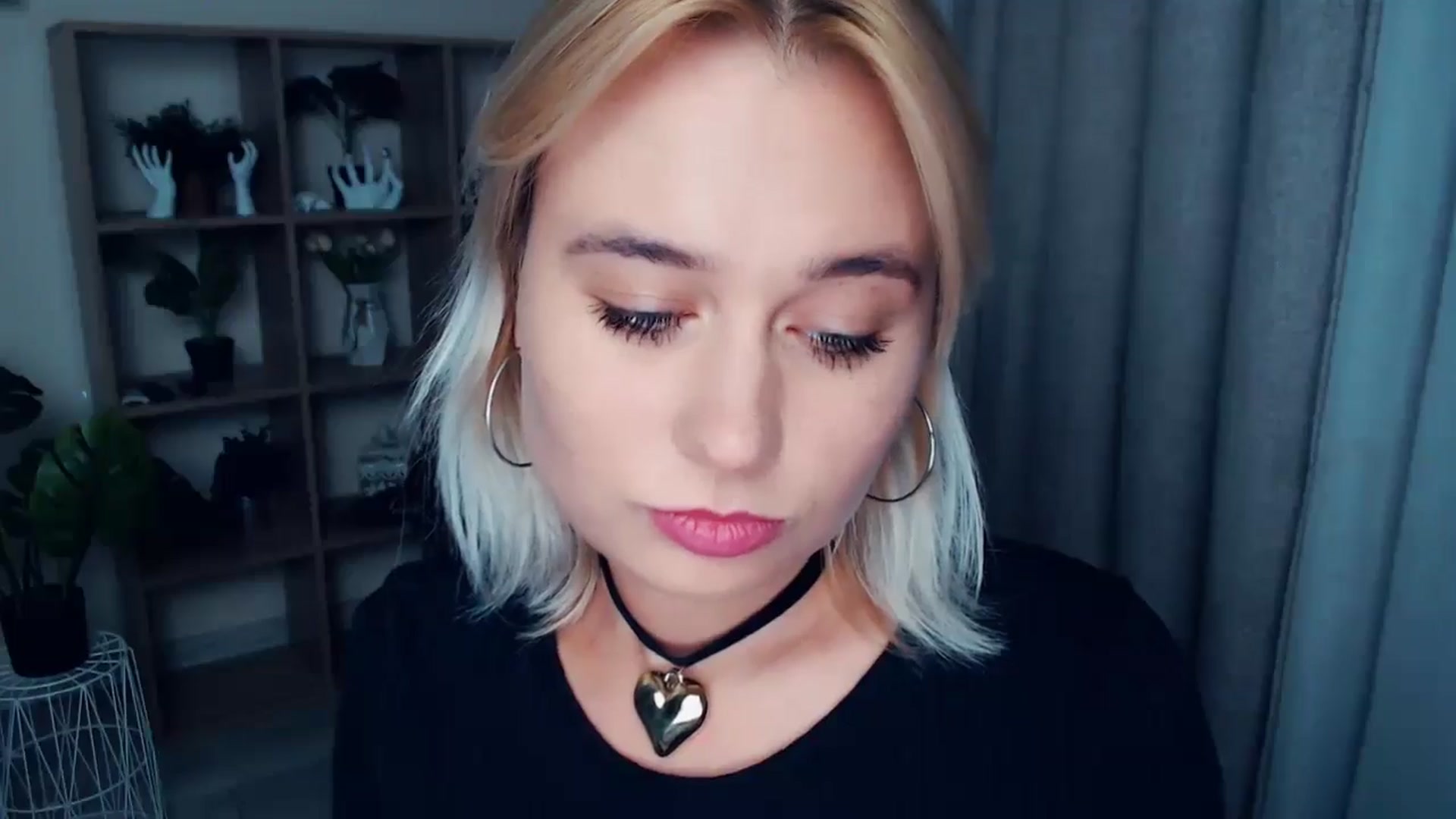 Gallery image thumbnail from Kukla_kolduna's myfreecams stream on, 09/22/2024, 16:33 image 17 of 20