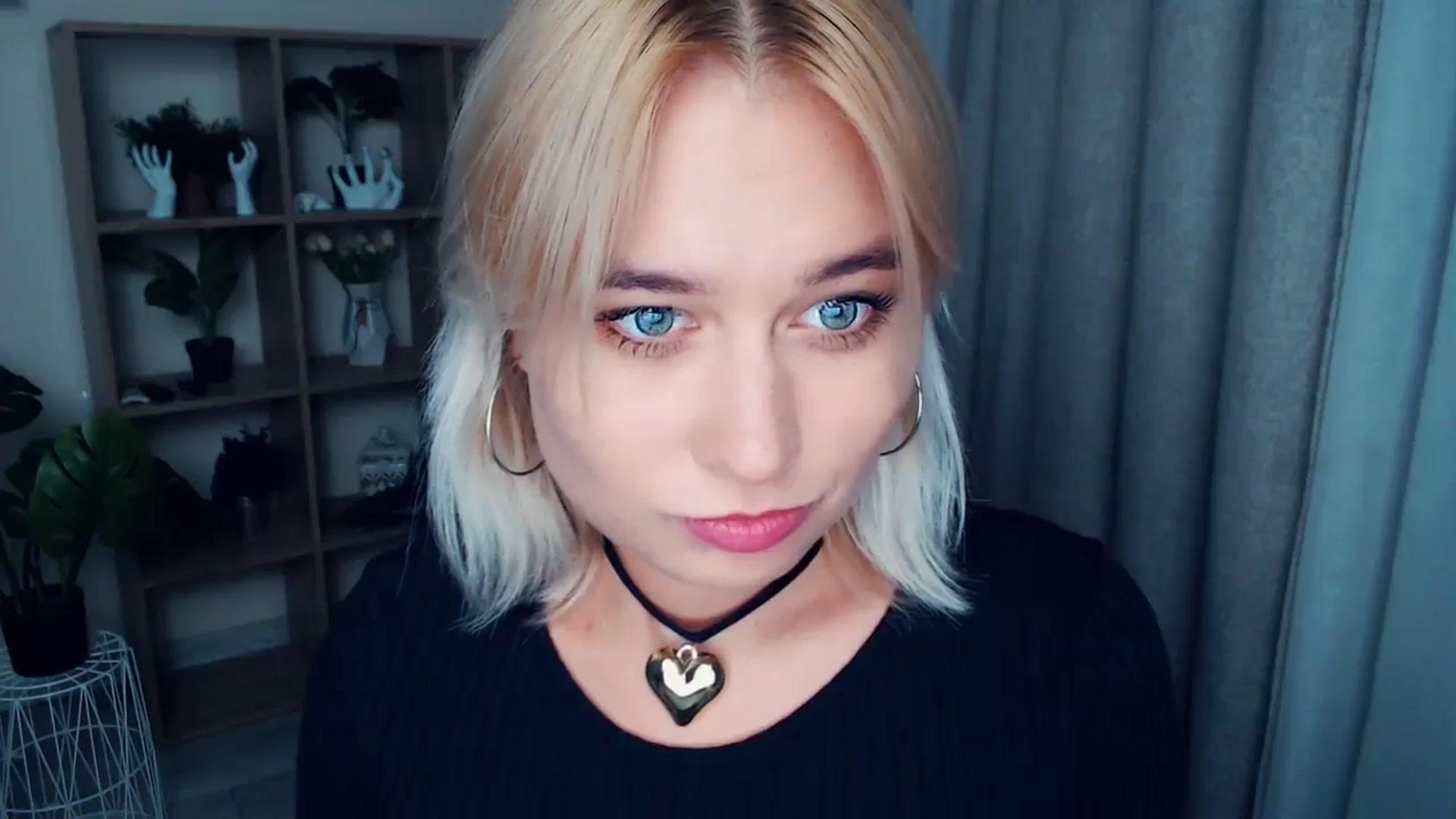Gallery image thumbnail from Kukla_kolduna's myfreecams stream on, 09/22/2024, 16:33 image 16 of 20