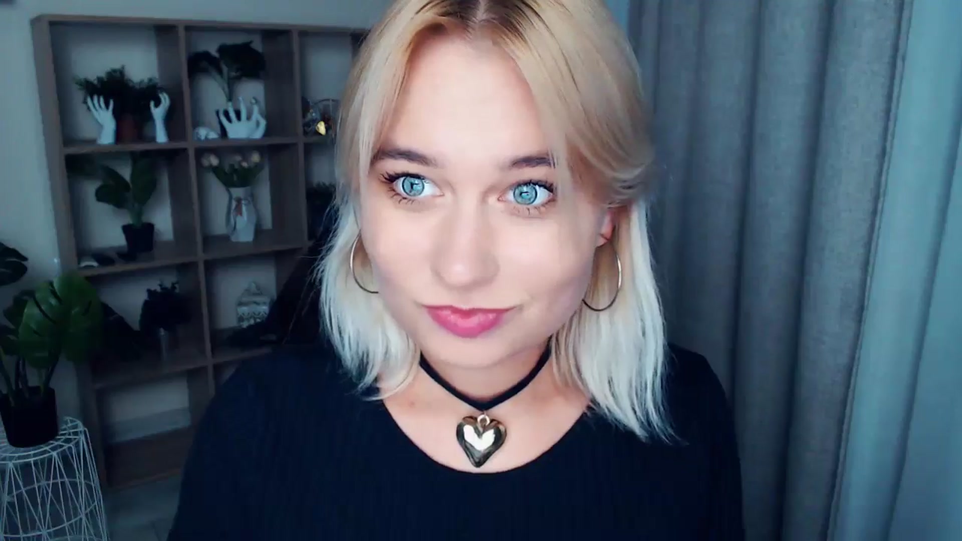 Gallery image thumbnail from Kukla_kolduna's myfreecams stream on, 09/22/2024, 16:33 image 12 of 20