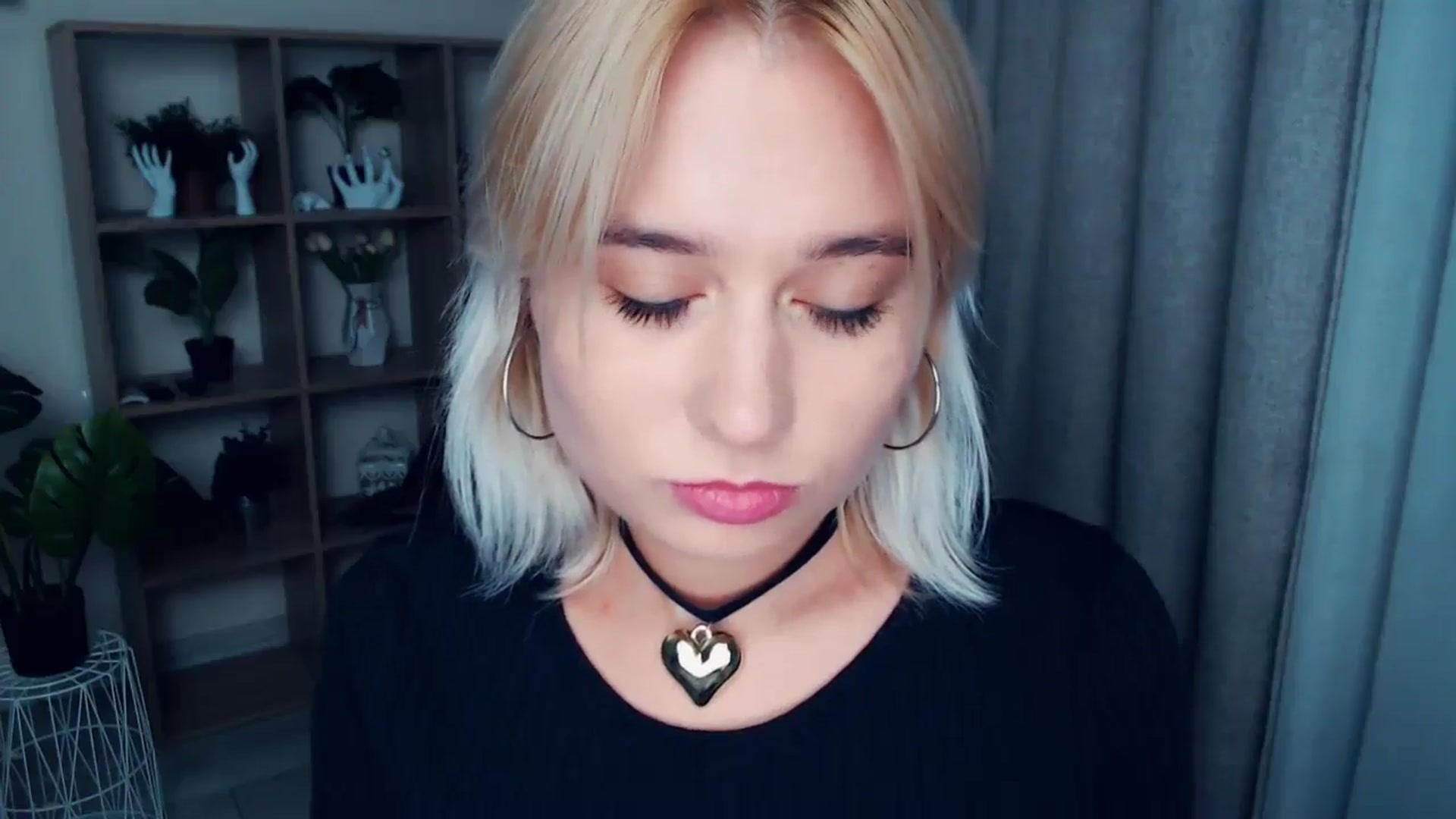 Gallery image thumbnail from Kukla_kolduna's myfreecams stream on, 09/22/2024, 16:33 image 15 of 20
