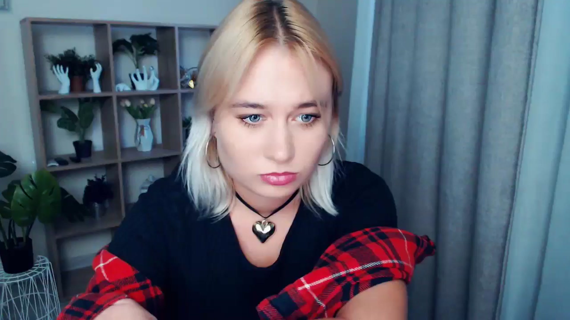 Gallery image thumbnail from Kukla_kolduna's myfreecams stream on, 09/22/2024, 16:33 image 3 of 20