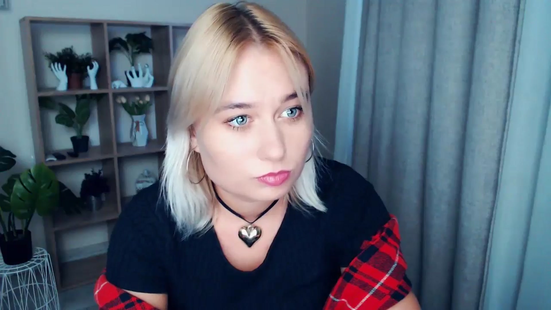 Gallery image thumbnail from Kukla_kolduna's myfreecams stream on, 09/22/2024, 16:33 image 4 of 20