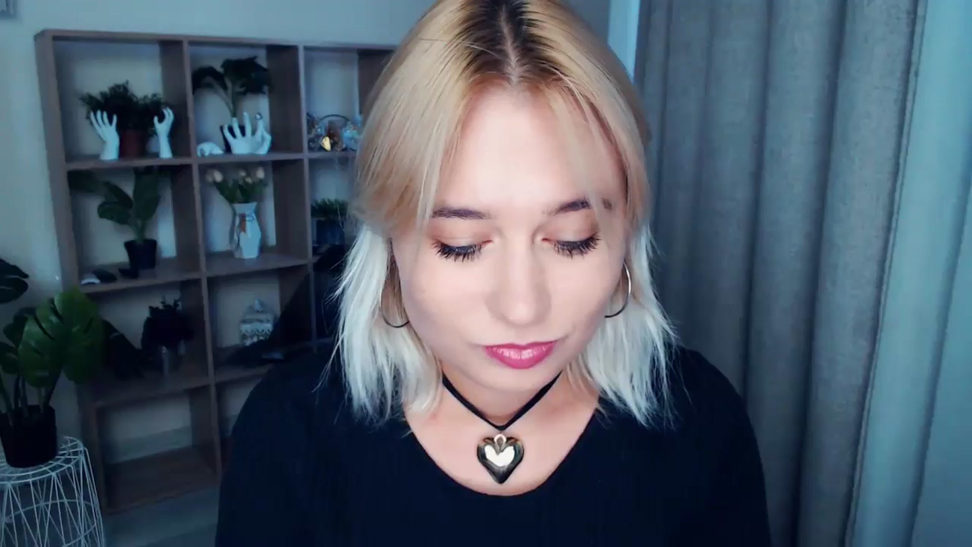Gallery image thumbnail from Kukla_kolduna's myfreecams stream on, 09/22/2024, 16:33 image 1 of 20