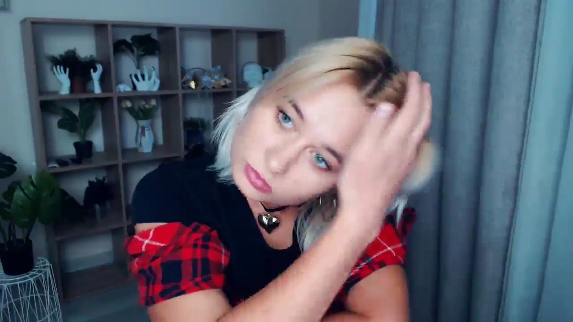 Gallery image thumbnail from Kukla_kolduna's myfreecams stream on, 09/22/2024, 16:33 image 6 of 20