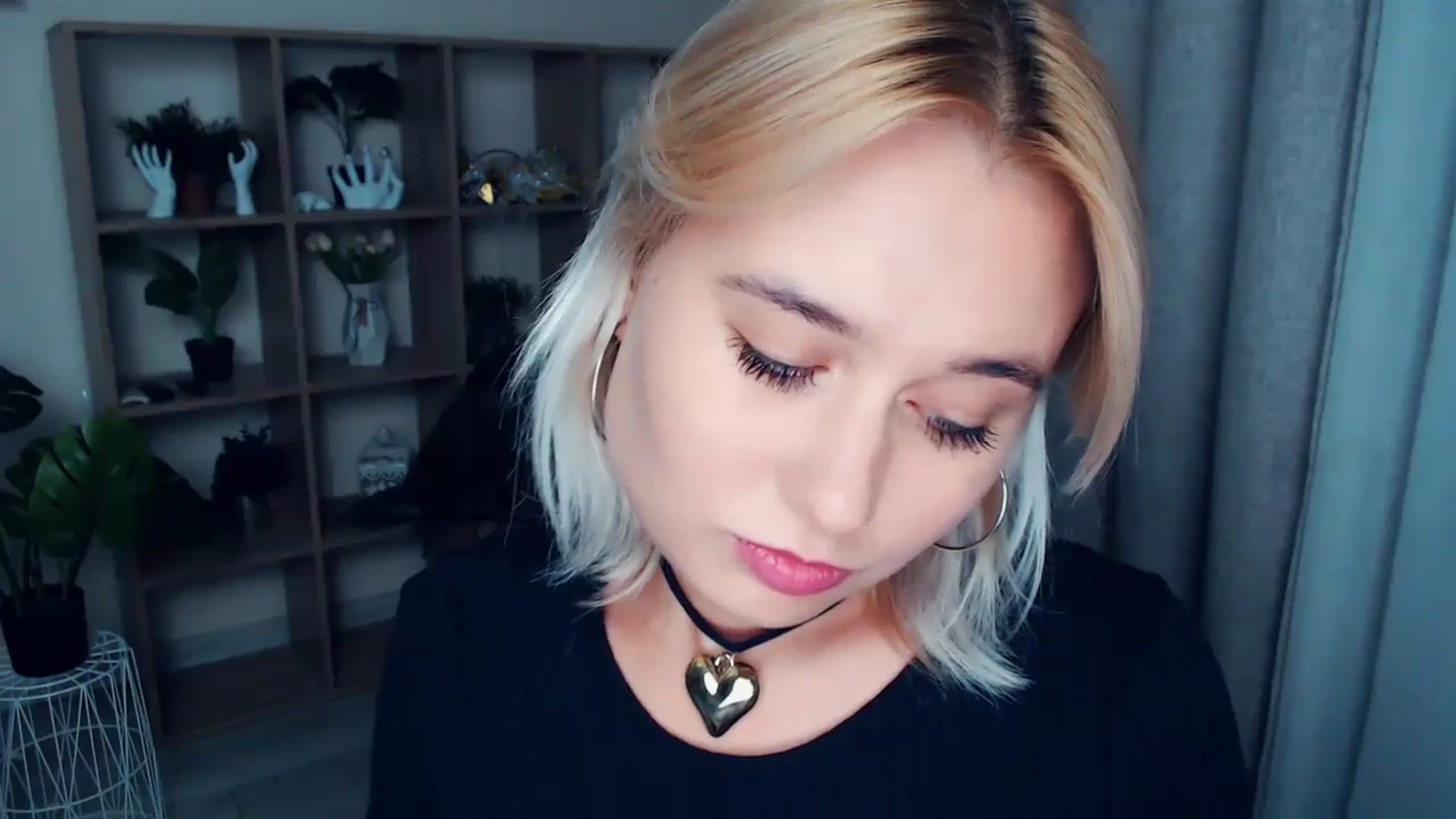 Gallery image thumbnail from Kukla_kolduna's myfreecams stream on, 09/22/2024, 16:33 image 18 of 20