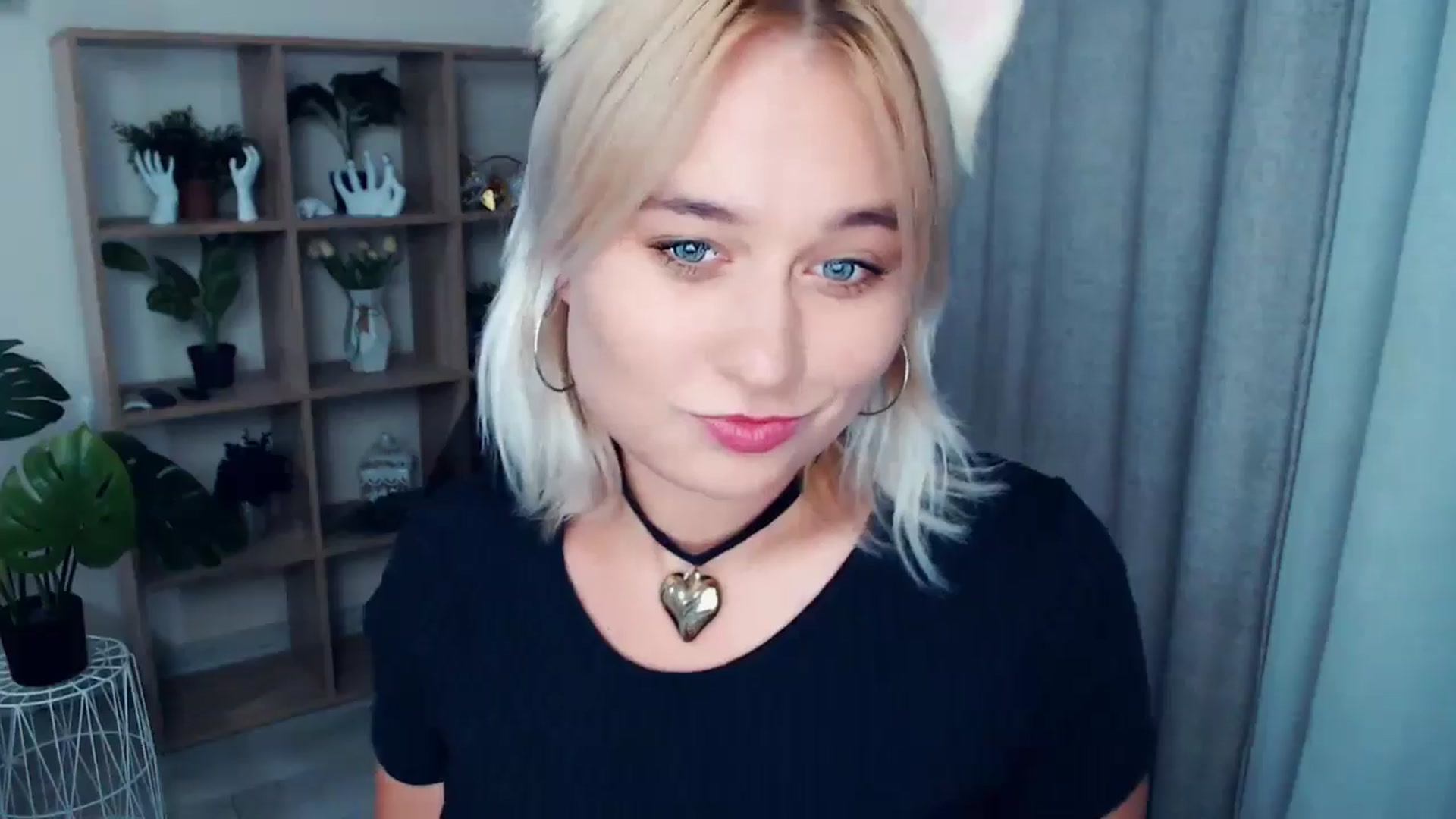 Gallery image thumbnail from Kukla_kolduna's myfreecams stream on, 09/22/2024, 17:59 image 17 of 20