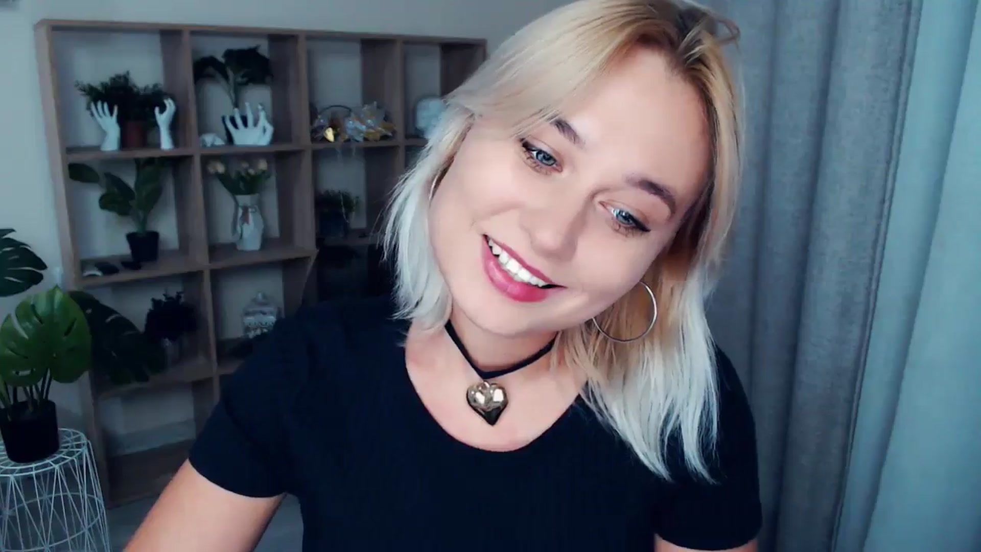 Gallery image thumbnail from Kukla_kolduna's myfreecams stream on, 09/22/2024, 17:59 image 4 of 20