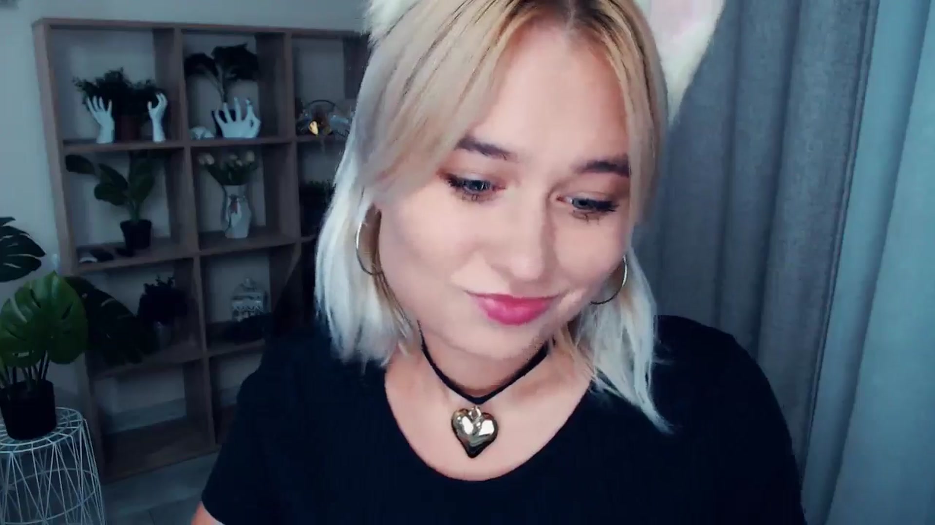 Gallery image thumbnail from Kukla_kolduna's myfreecams stream on, 09/22/2024, 17:59 image 16 of 20