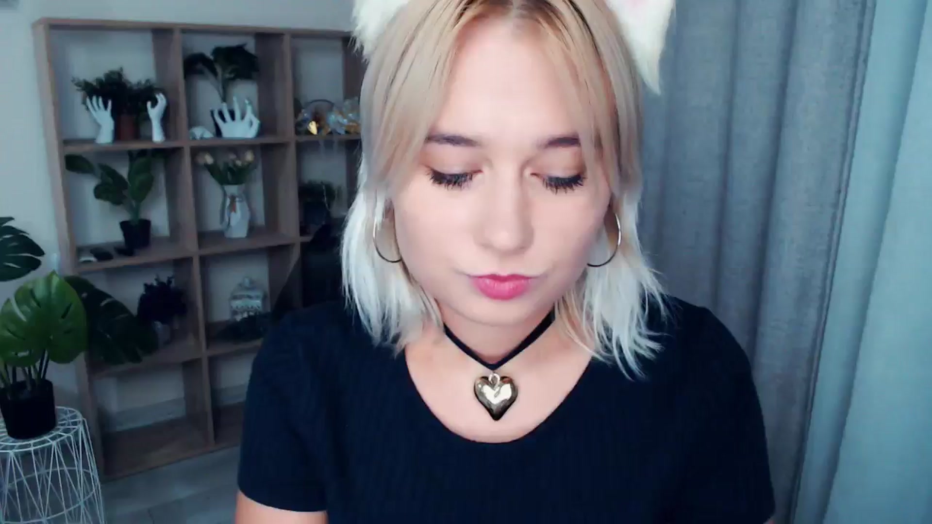 Gallery image thumbnail from Kukla_kolduna's myfreecams stream on, 09/22/2024, 17:59 image 18 of 20