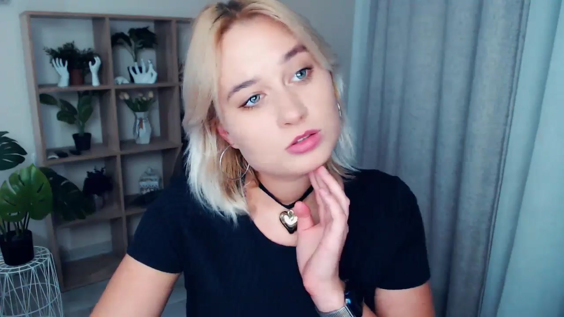 Gallery image thumbnail from Kukla_kolduna's myfreecams stream on, 09/22/2024, 17:59 image 7 of 20
