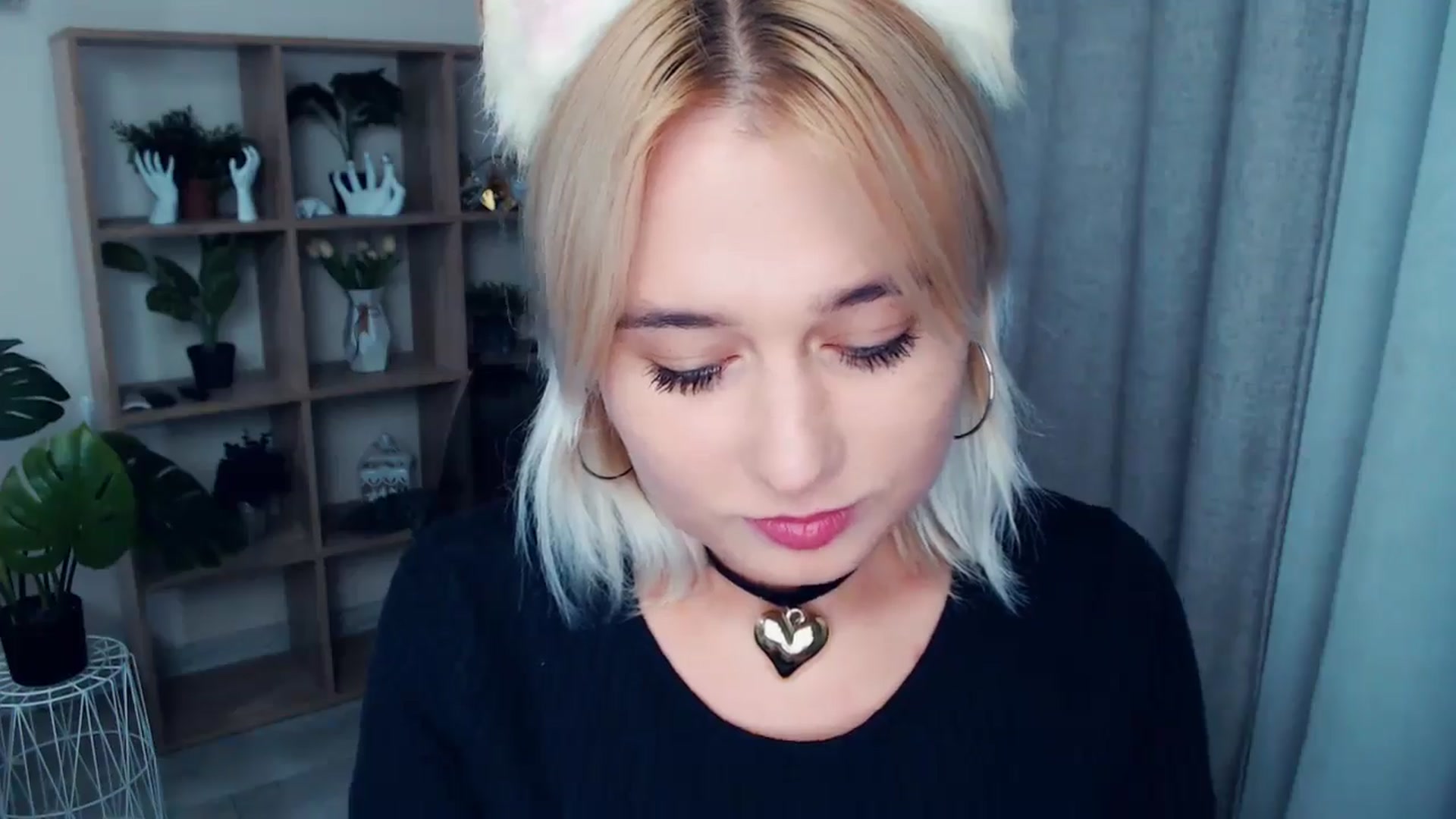 Gallery image thumbnail from Kukla_kolduna's myfreecams stream on, 09/22/2024, 17:59 image 12 of 20