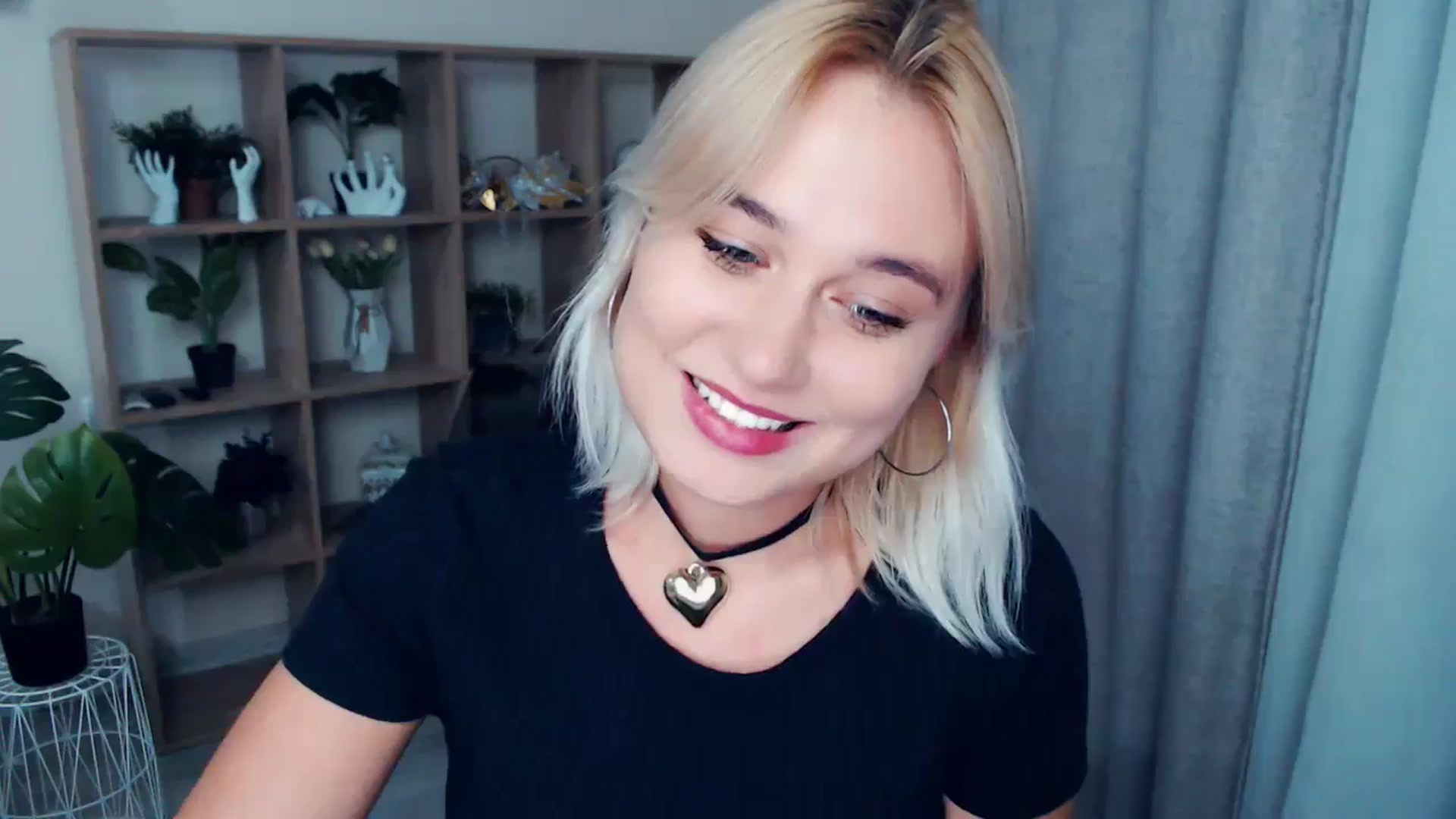 Gallery image thumbnail from Kukla_kolduna's myfreecams stream on, 09/22/2024, 17:59 image 3 of 20