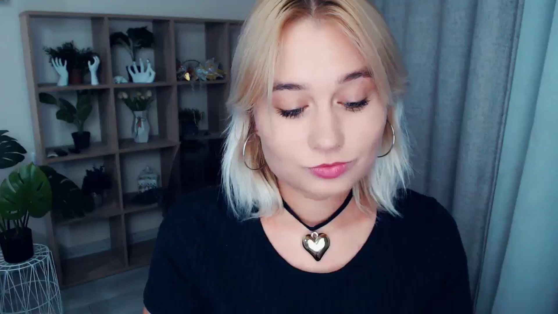 Gallery image thumbnail from Kukla_kolduna's myfreecams stream on, 09/22/2024, 17:59 image 8 of 20
