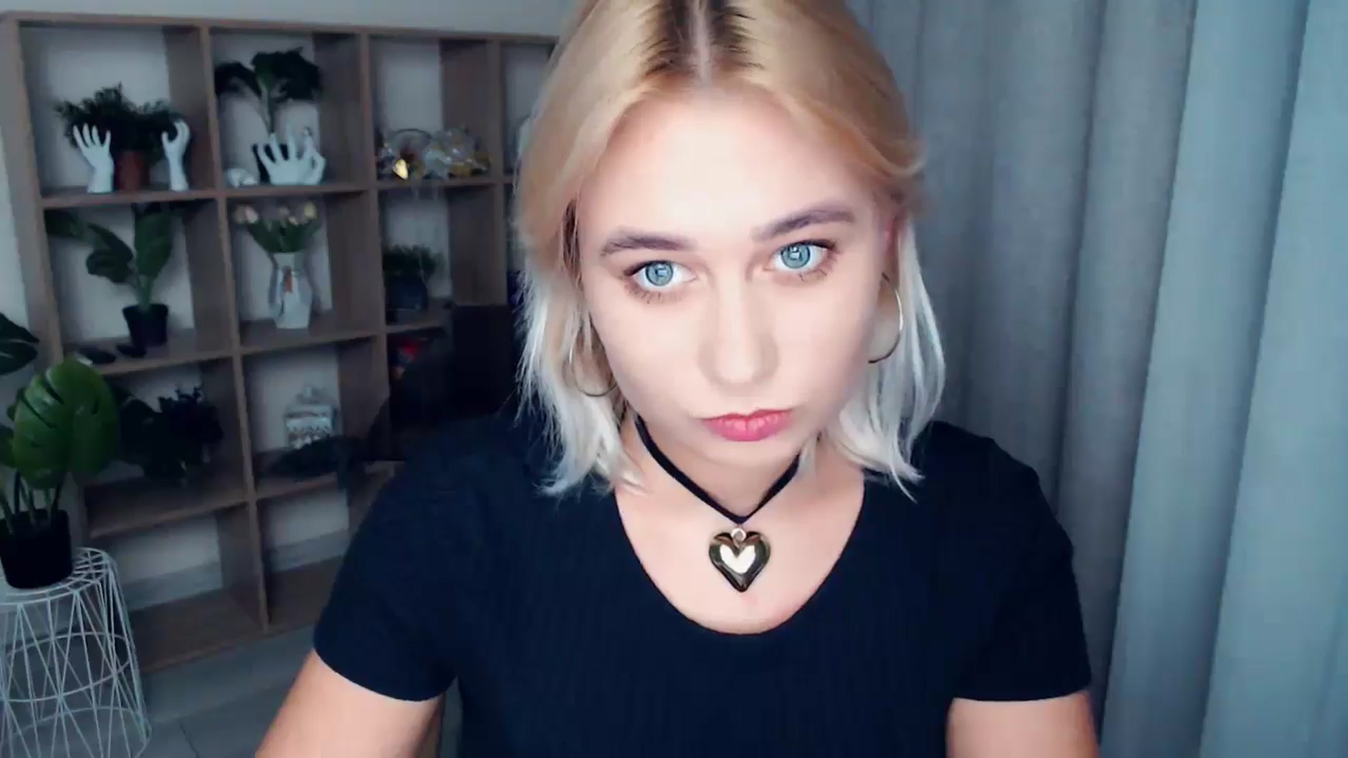 Gallery image thumbnail from Kukla_kolduna's myfreecams stream on, 09/25/2024, 18:06 image 10 of 20