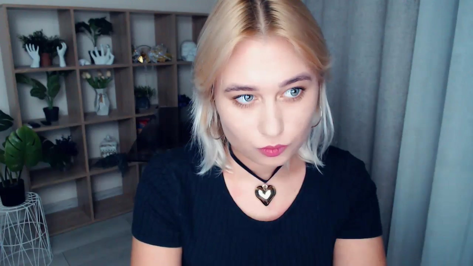 Gallery image thumbnail from Kukla_kolduna's myfreecams stream on, 09/25/2024, 18:06 image 15 of 20