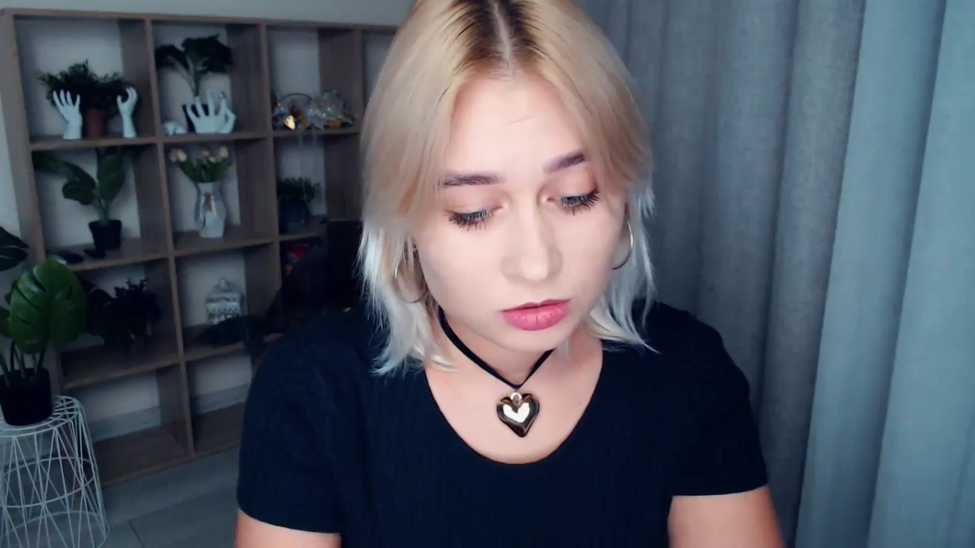 Gallery image thumbnail from Kukla_kolduna's myfreecams stream on, 09/25/2024, 18:06 image 3 of 20