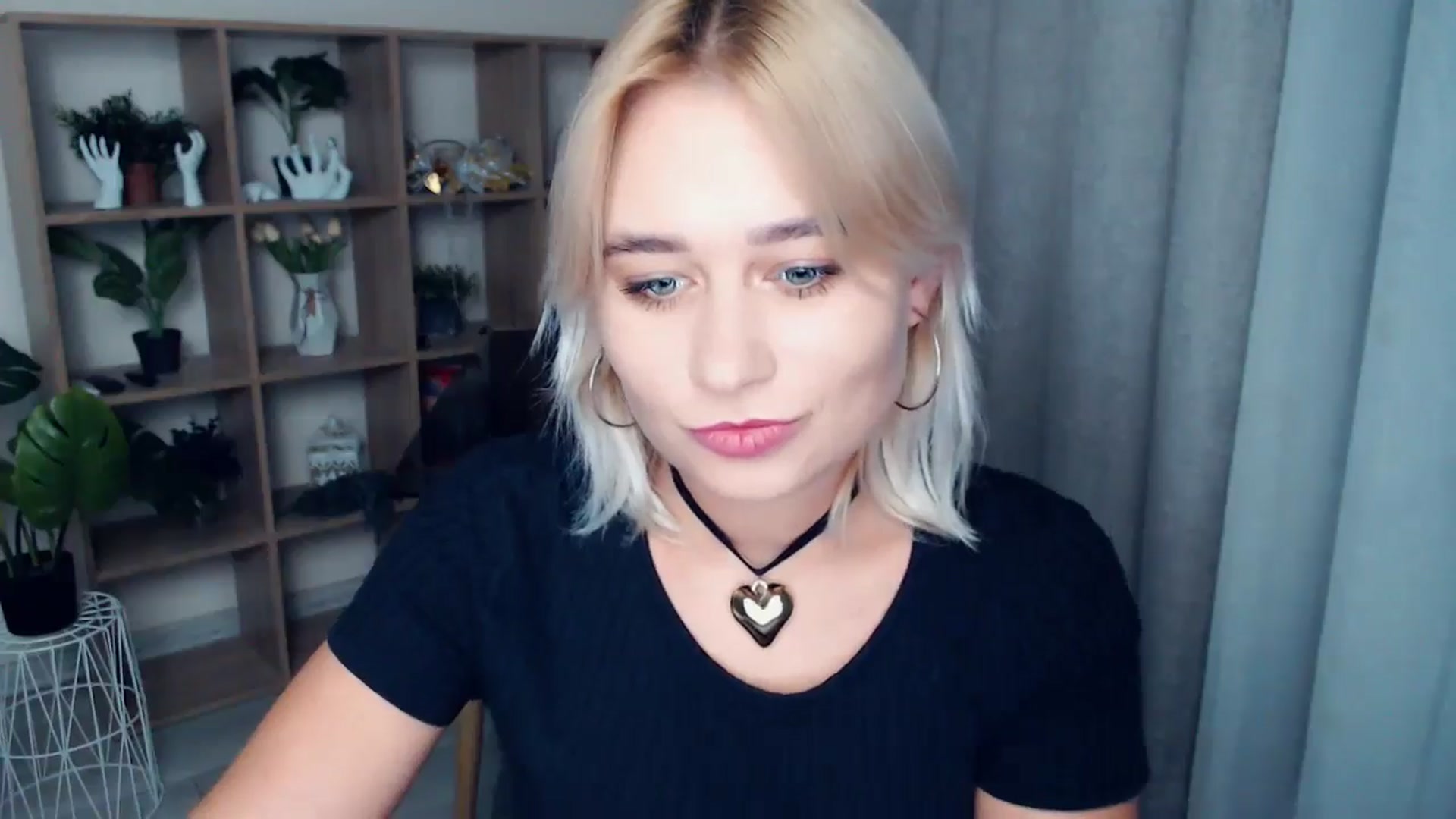 Gallery image thumbnail from Kukla_kolduna's myfreecams stream on, 09/25/2024, 18:06 image 2 of 20