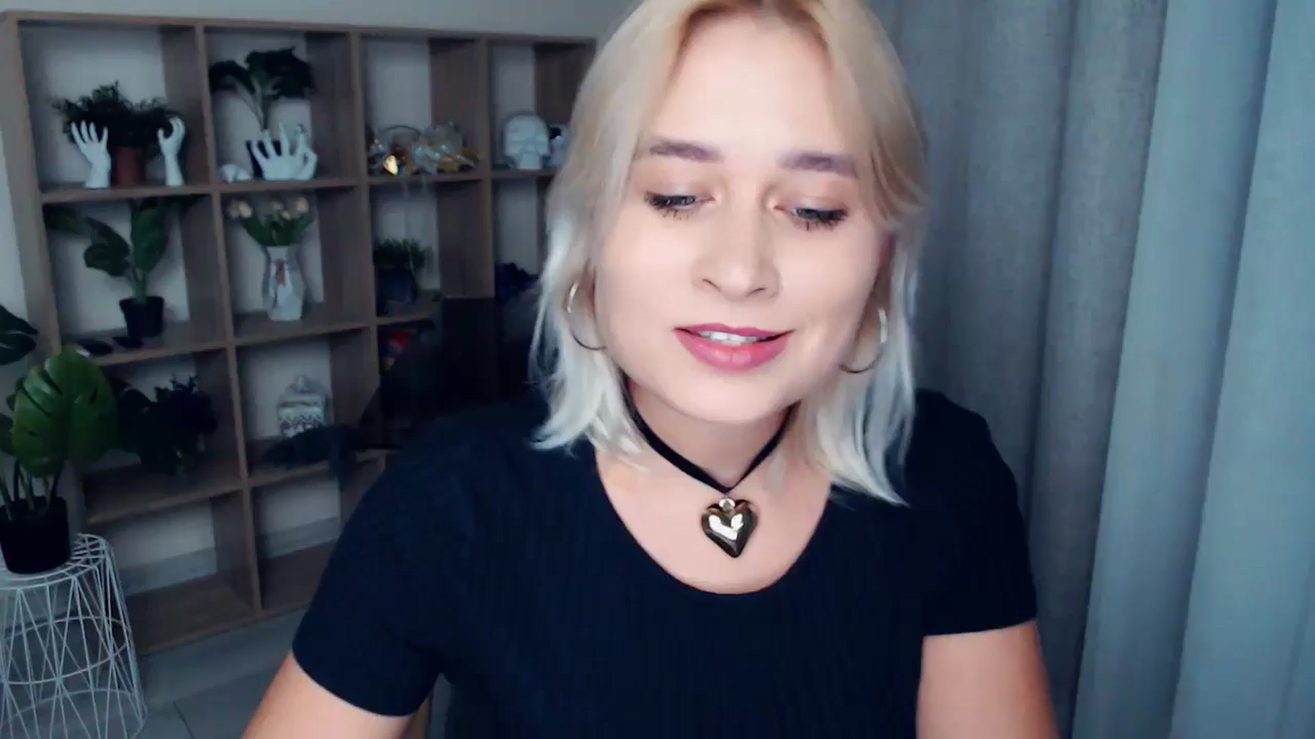 Gallery image thumbnail from Kukla_kolduna's myfreecams stream on, 09/25/2024, 18:06 image 1 of 20