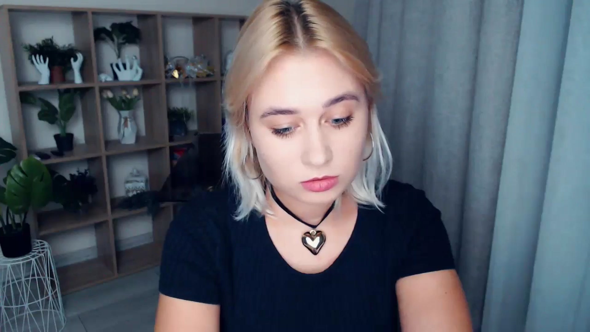 Gallery image thumbnail from Kukla_kolduna's myfreecams stream on, 09/25/2024, 18:06 image 7 of 20
